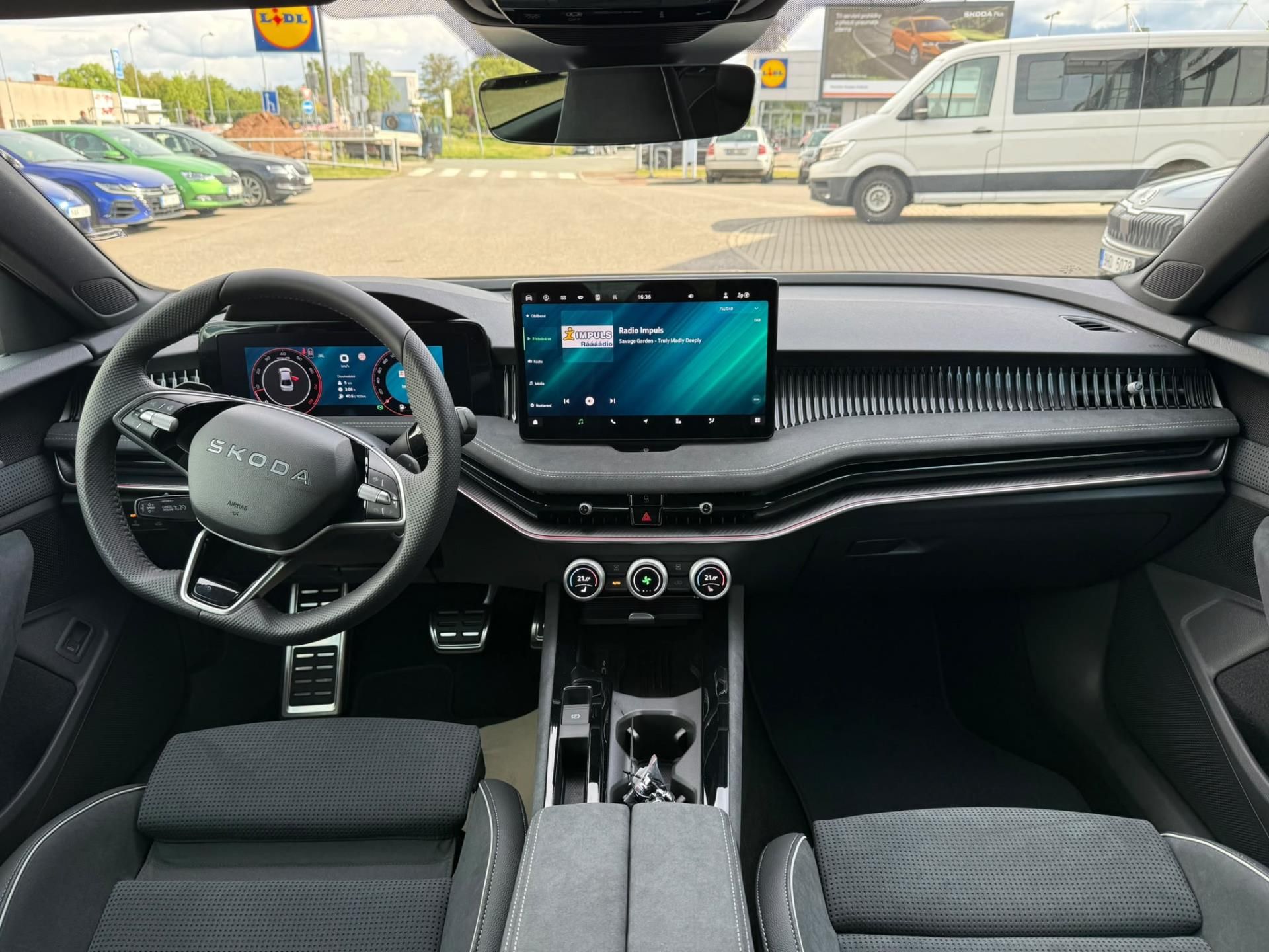 Škoda Superb, Sportline 2,0 TSI 150 kW DSG - fotka 5