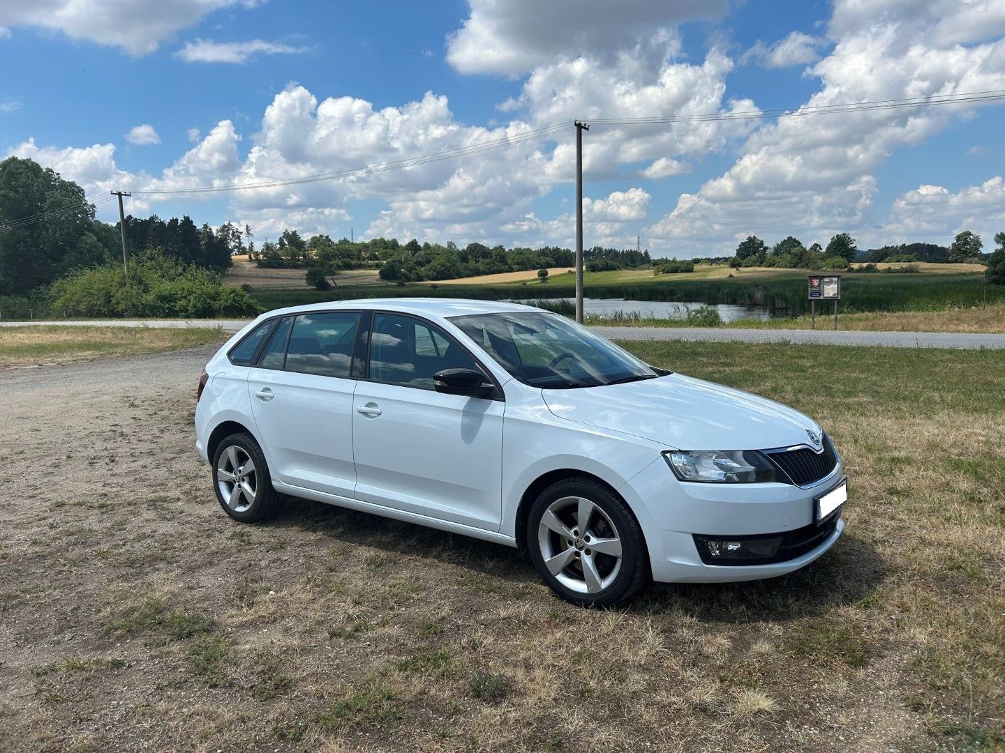 Škoda Rapid, Spaceback 1.2TSi 81kW STYLE - fotka 5