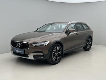 CC D5 AWD PRO CZ 1. maj.