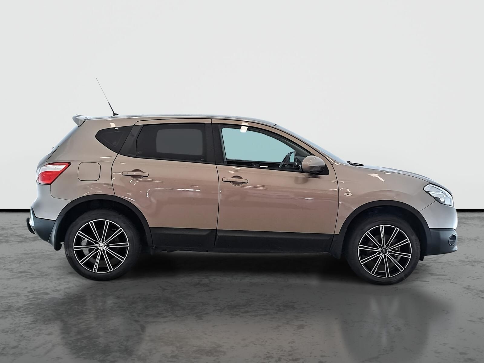 Nissan Qashqai, 2.0, Automatická klima - fotka 6