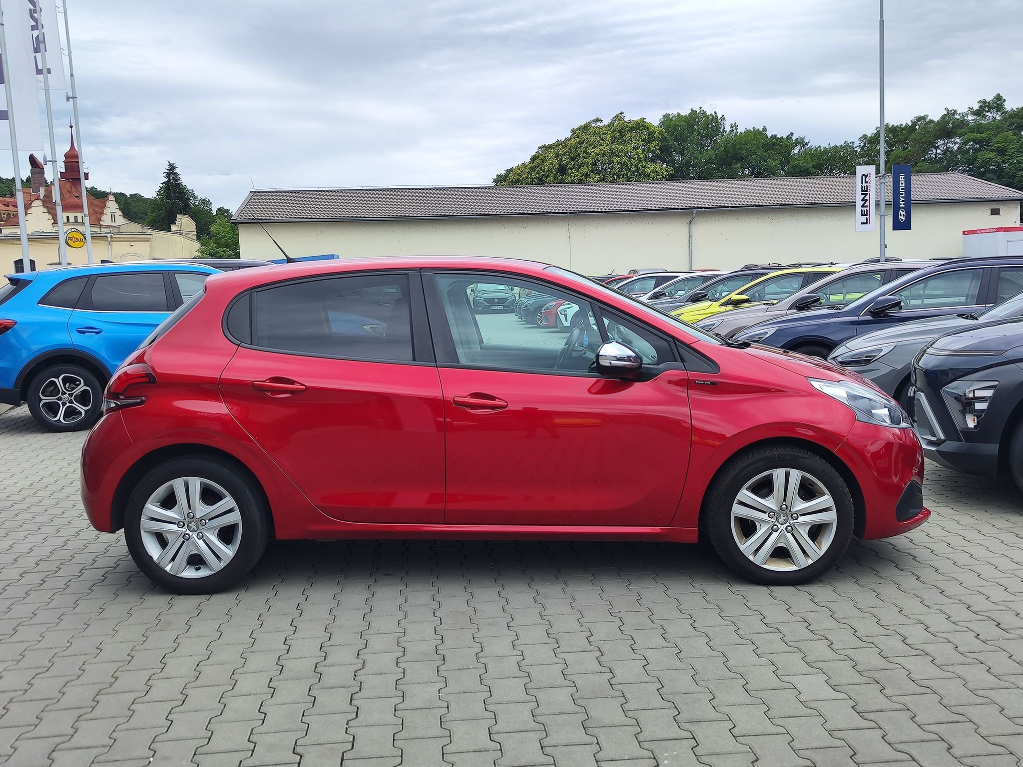 Peugeot 208, 1.2 PureTech/61kW SIGNATURE - fotka 4