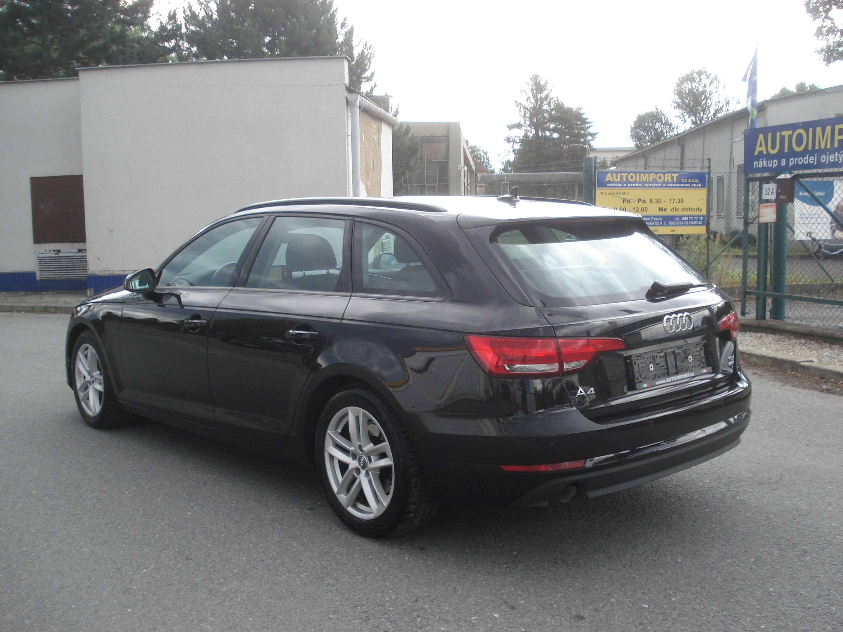 Audi A4, 2.0 TDi NAVI AUT - fotka 3