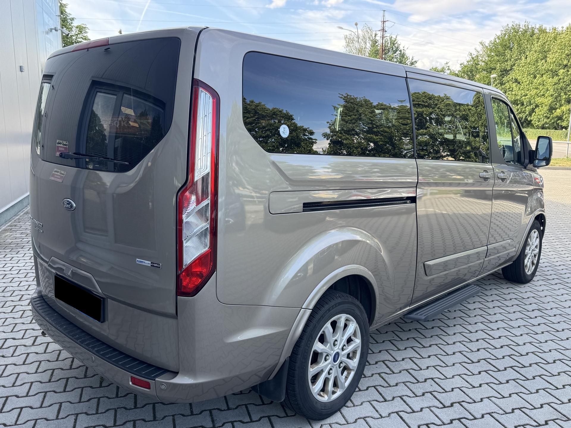 Ford Tourneo Custom, 2,0 ECOBLUE HYBRID L2 - fotka 5