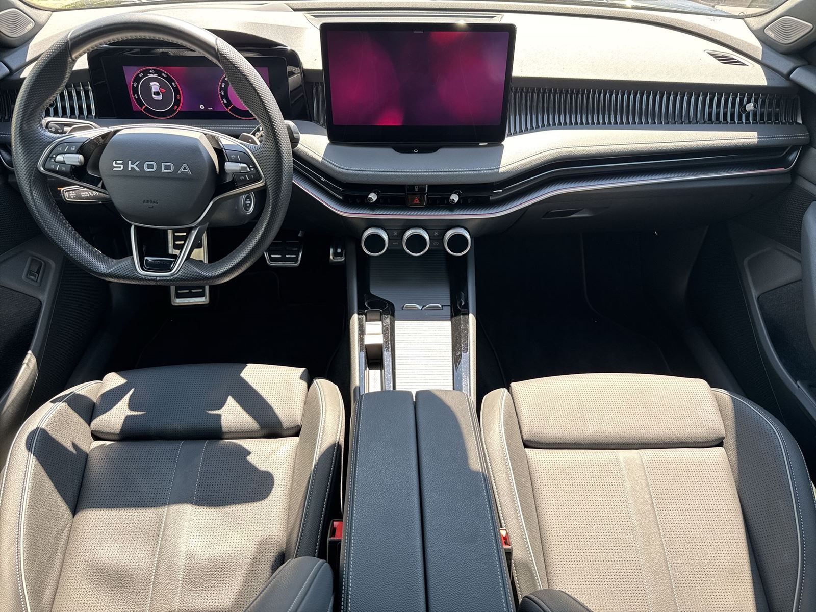 Škoda Superb, 2.0 TSI 4x4 DSG Sportline - fotka 5