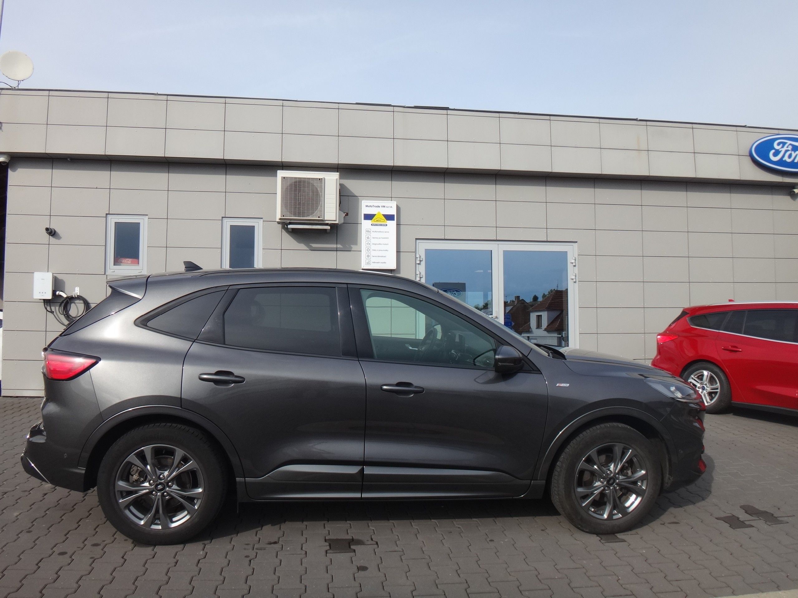 Ford Kuga, St-Line_1.5 EcoBoost 110kW/150 - fotka 6