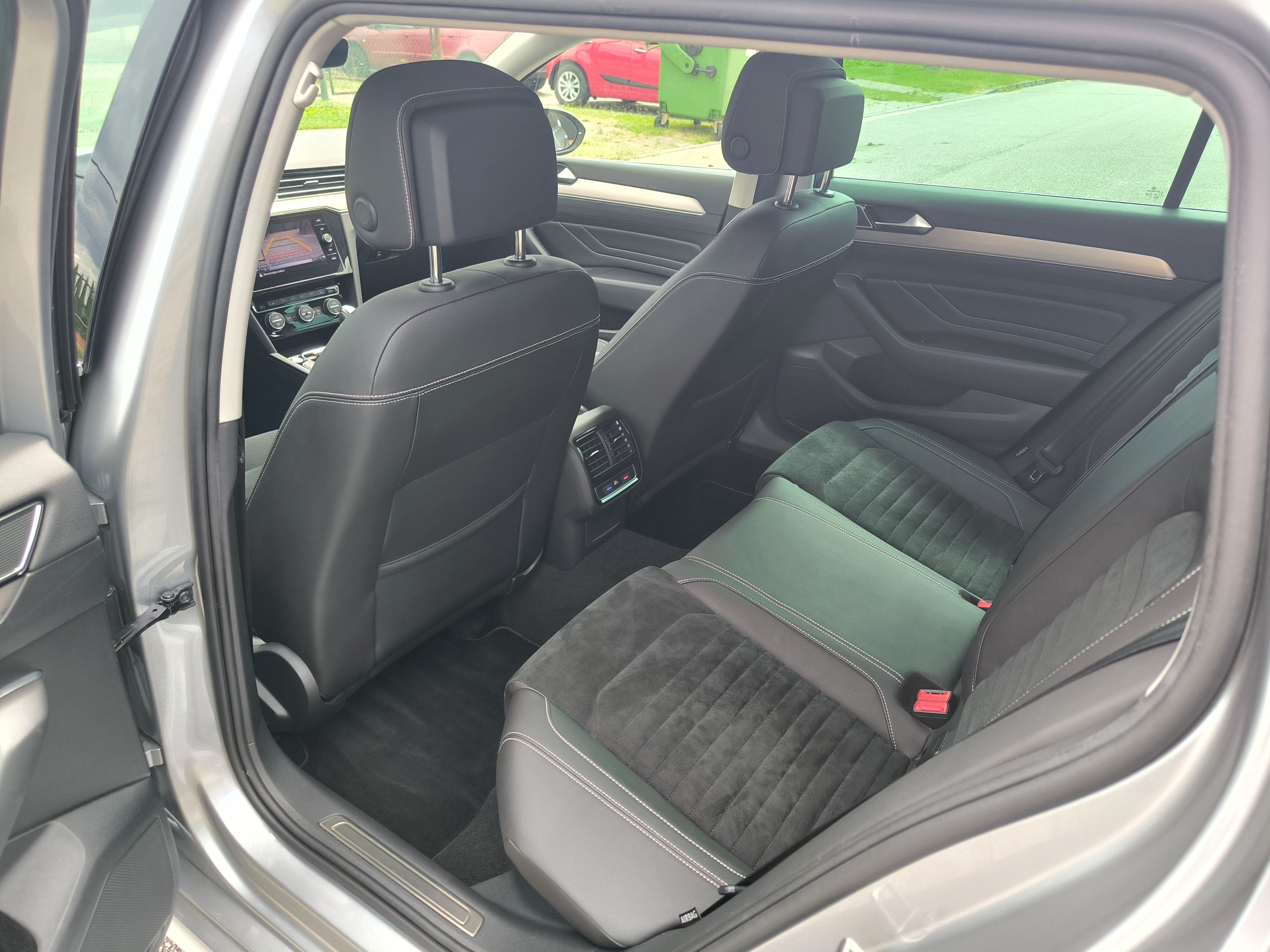 Volkswagen Passat Variant, 2.0TDI 140kW 4MOTION R-line ČR - fotka 5
