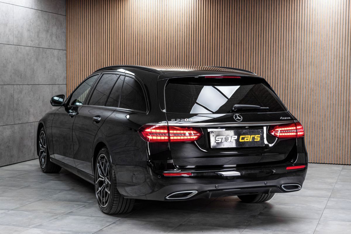 Mercedes-Benz Třídy E, E 220d AMG*4MATIC*TAŽNÉ*ACC*ČR - fotka 4