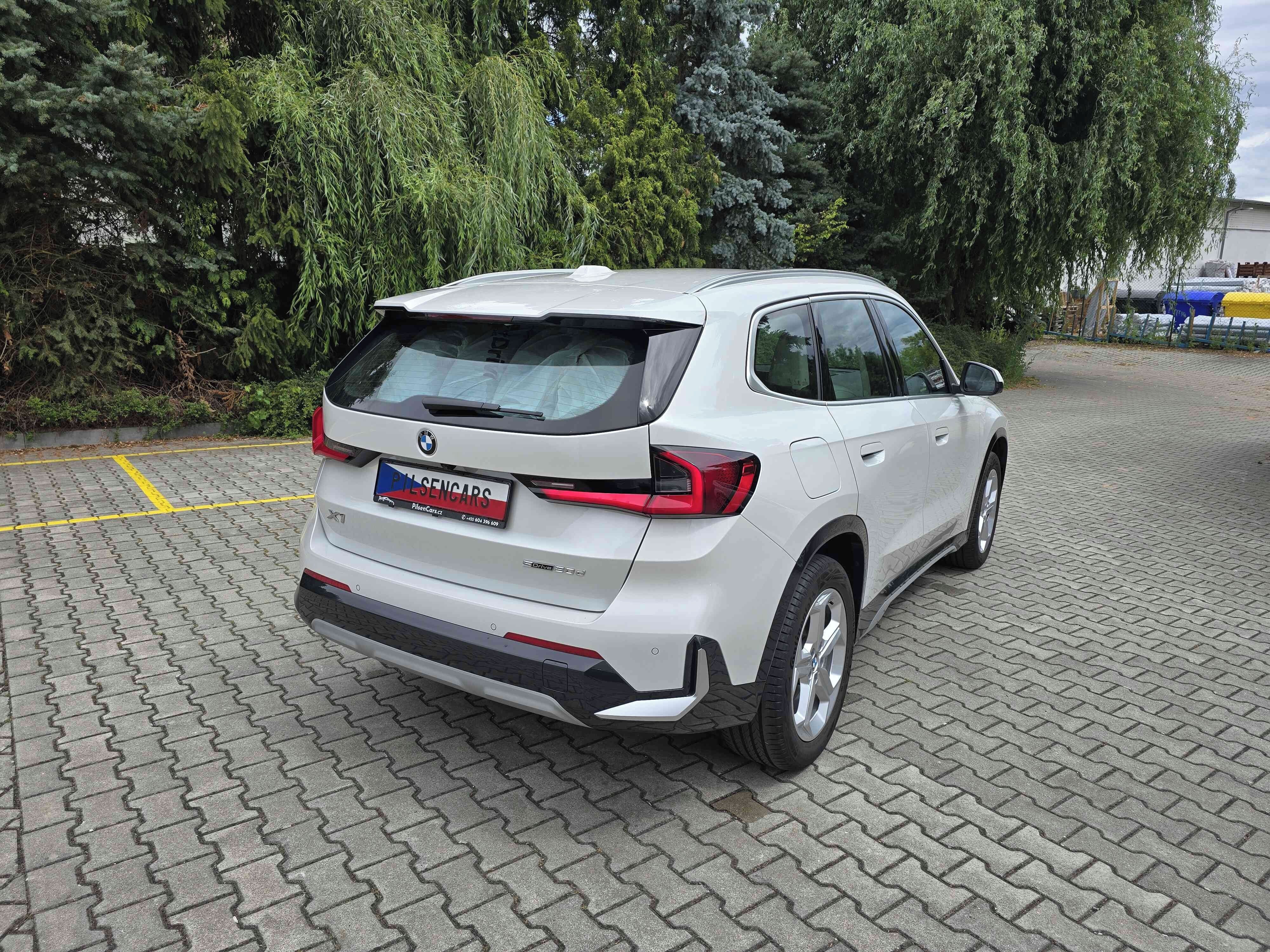BMW X1, 20d xLine Innovation Comfort - fotka 5