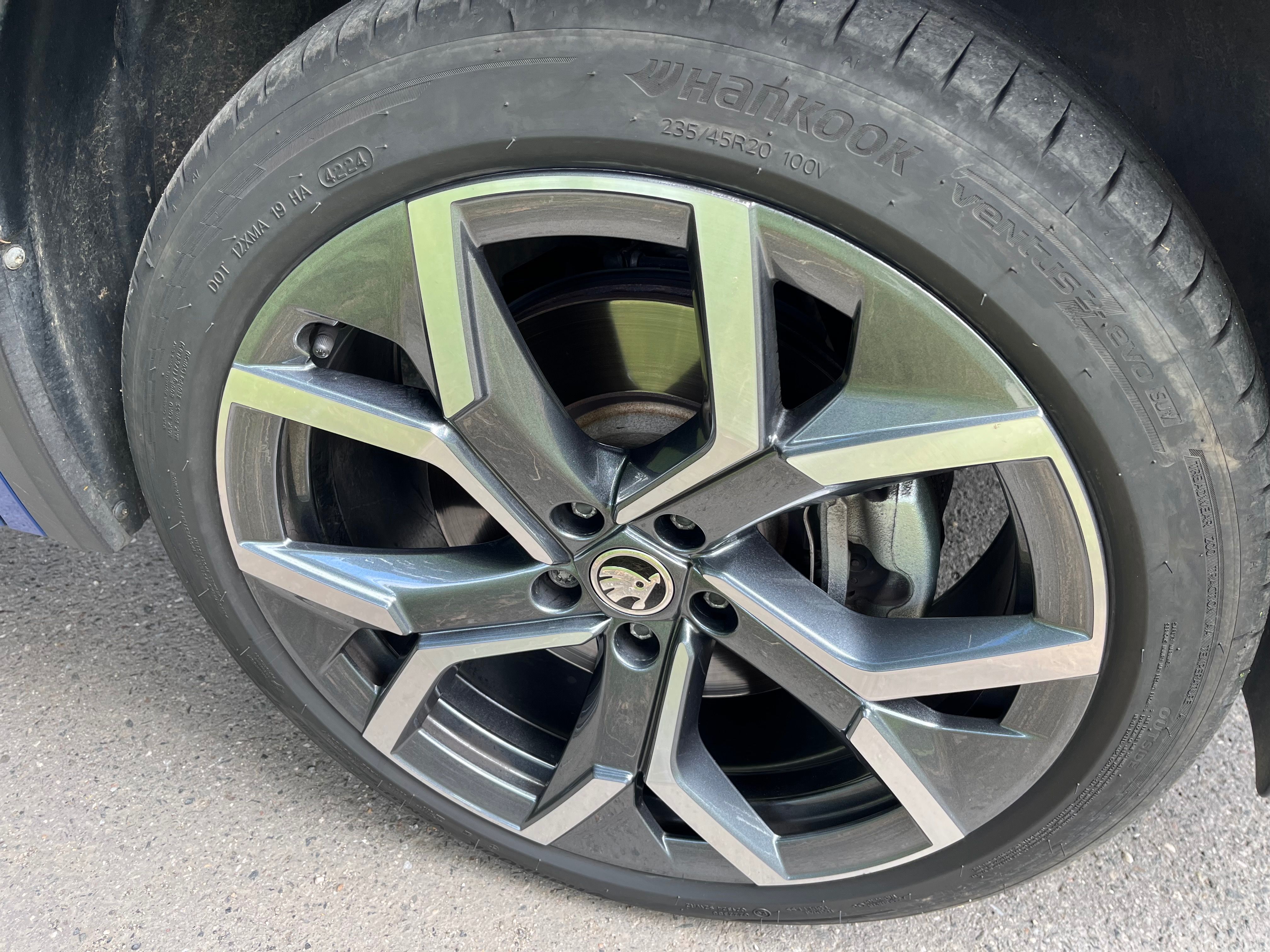 Škoda Kodiaq, Sportline 2.0 142kw 4x4 Dsg - fotka 4