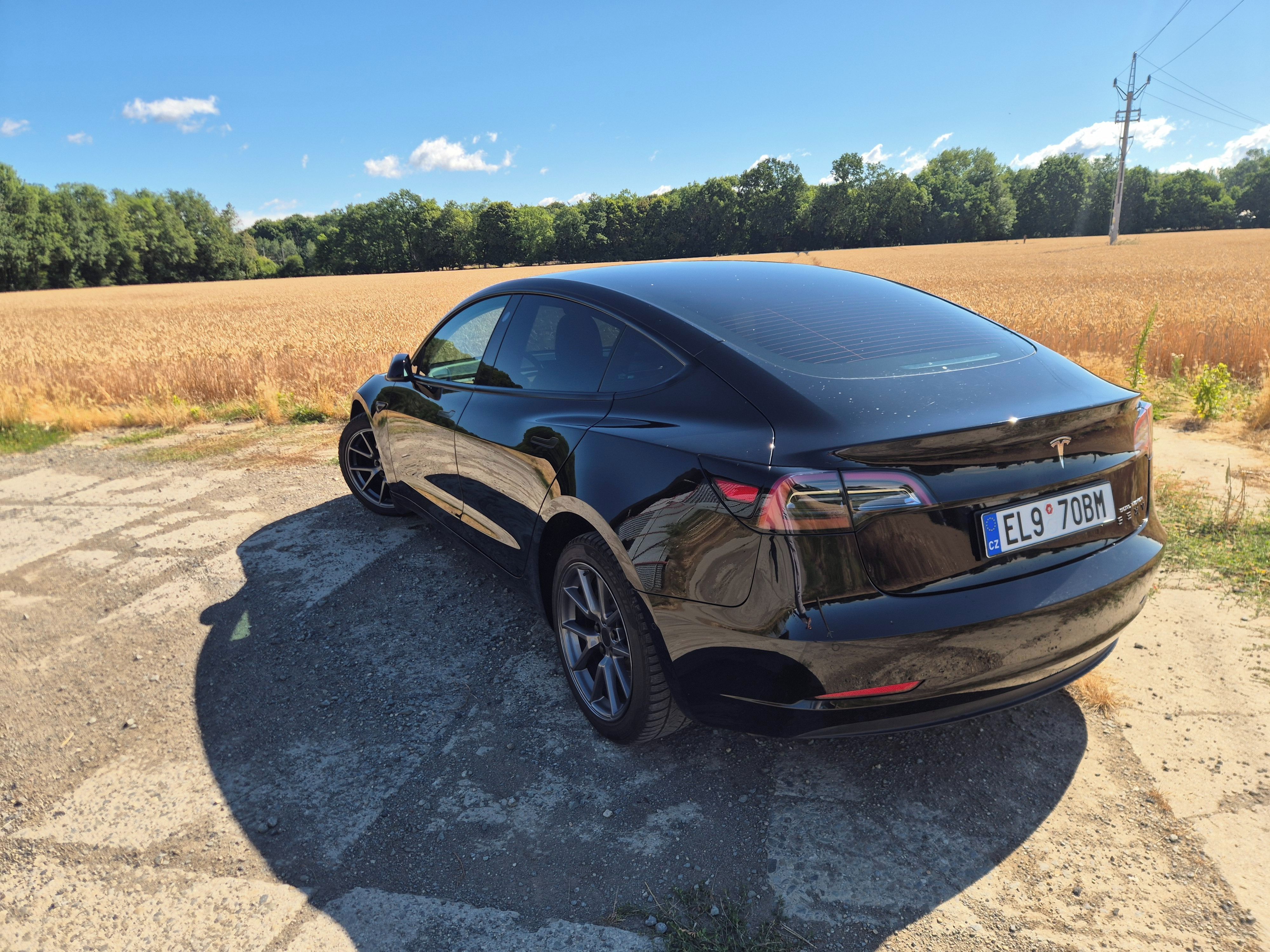 Tesla Model 3, LR AWD - fotka 6