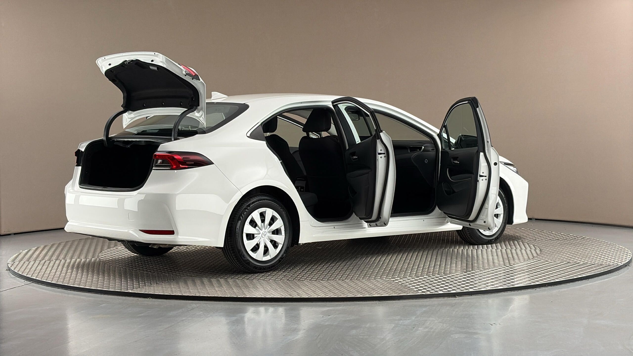 Toyota Corolla, 1.8 Hybrid AUT Active Sedan - fotka 6