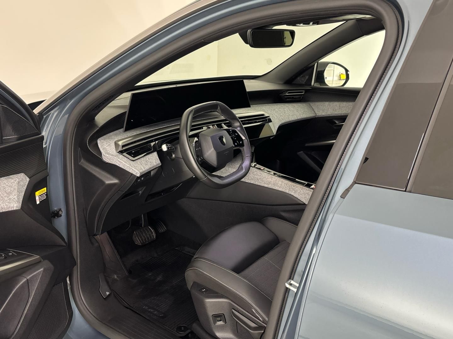 Peugeot 5008, 1.2 Hybrid / 100 kW Allure 136 - fotka 6
