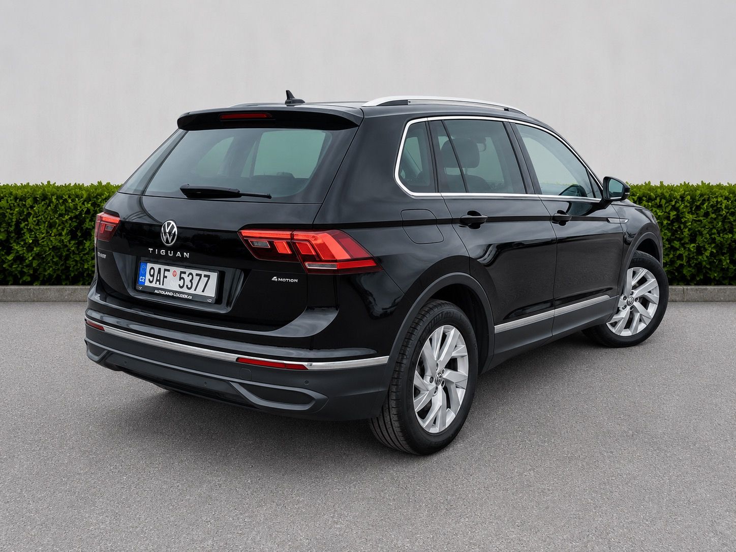 Volkswagen Tiguan, 2.0TDi 4x4 DSG ČR 1maj 50000km - fotka 2