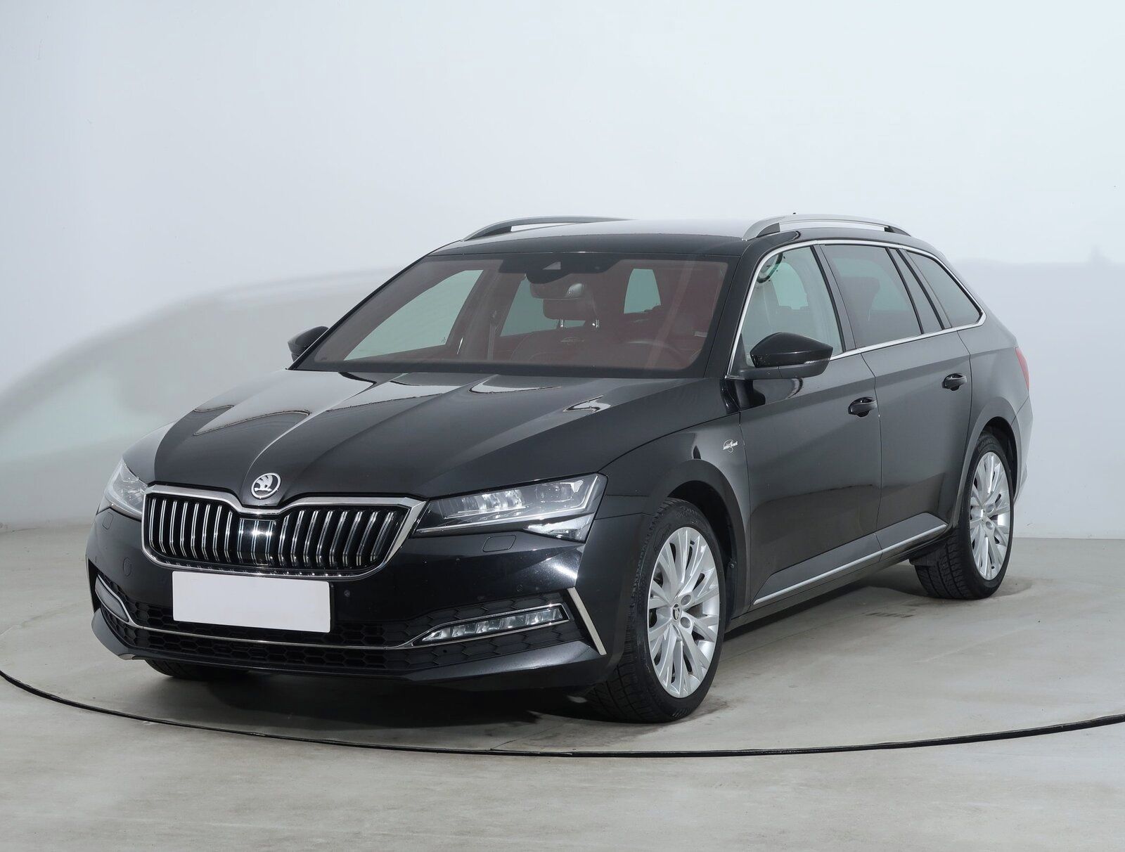 Škoda Superb, 2.0 TDI, Laurin&Klement - fotka 2