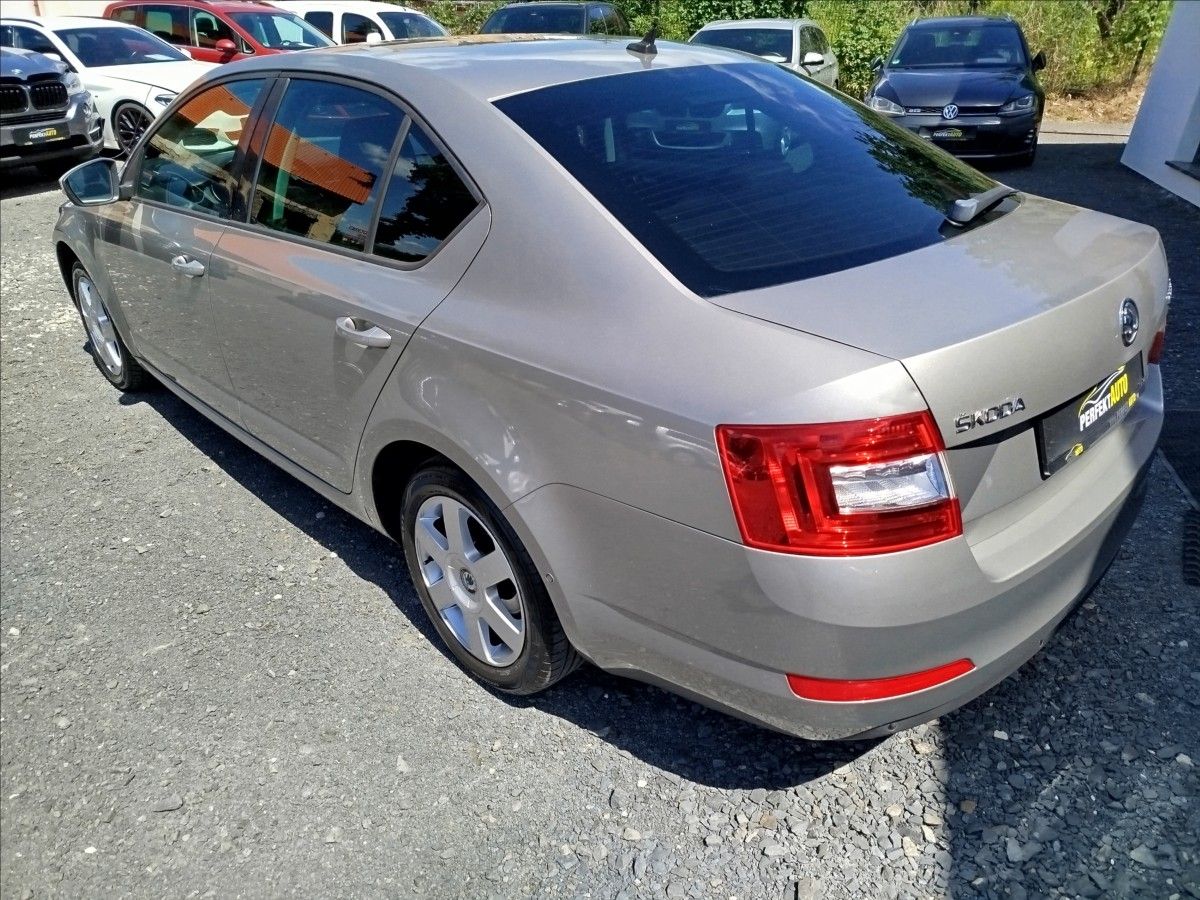 Škoda Octavia, 1,2 TSi 77 kW, DSG, NAVI, PARK - fotka 4