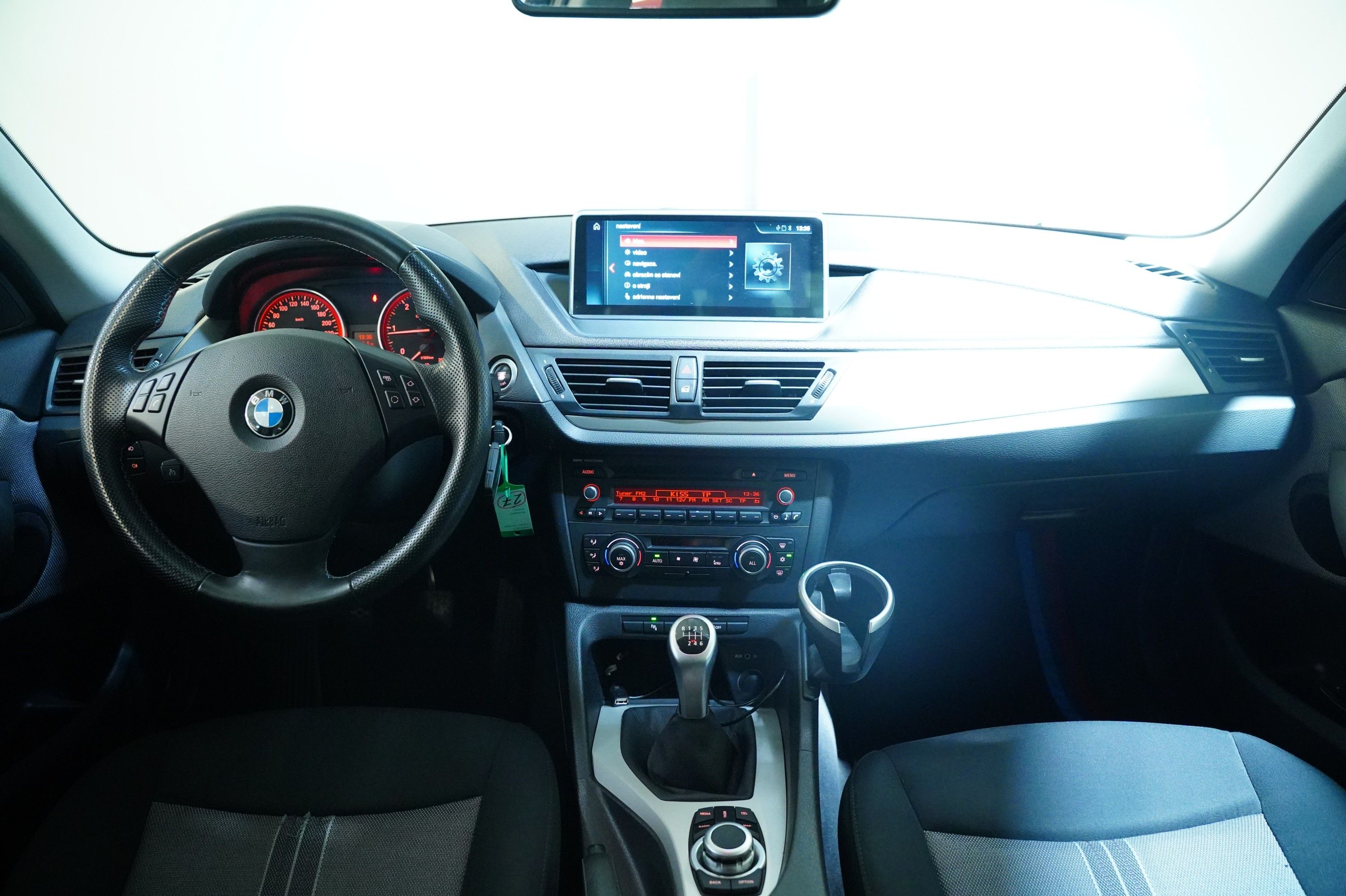 BMW X1, 18d 105 kW xDrive - fotka 5