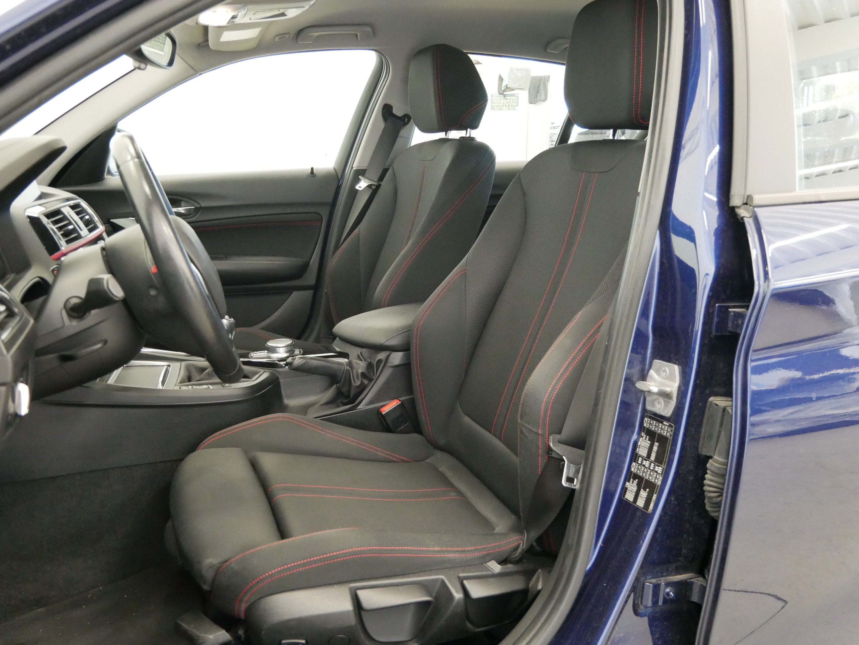BMW Řada 1, i 135 kW Sport Line - fotka 6