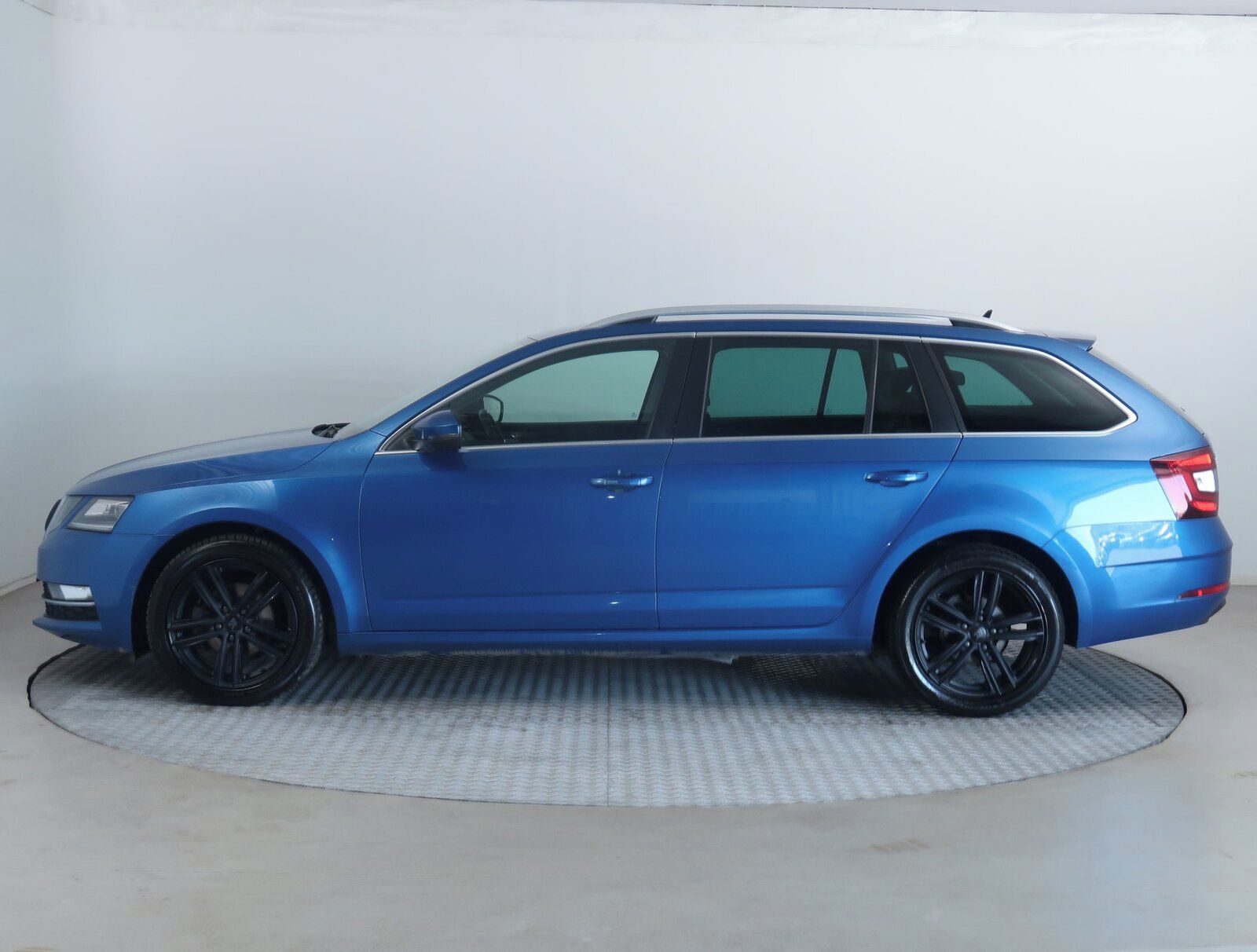 Škoda Octavia, 1.6 TDI, Elegance, Automat - fotka 3