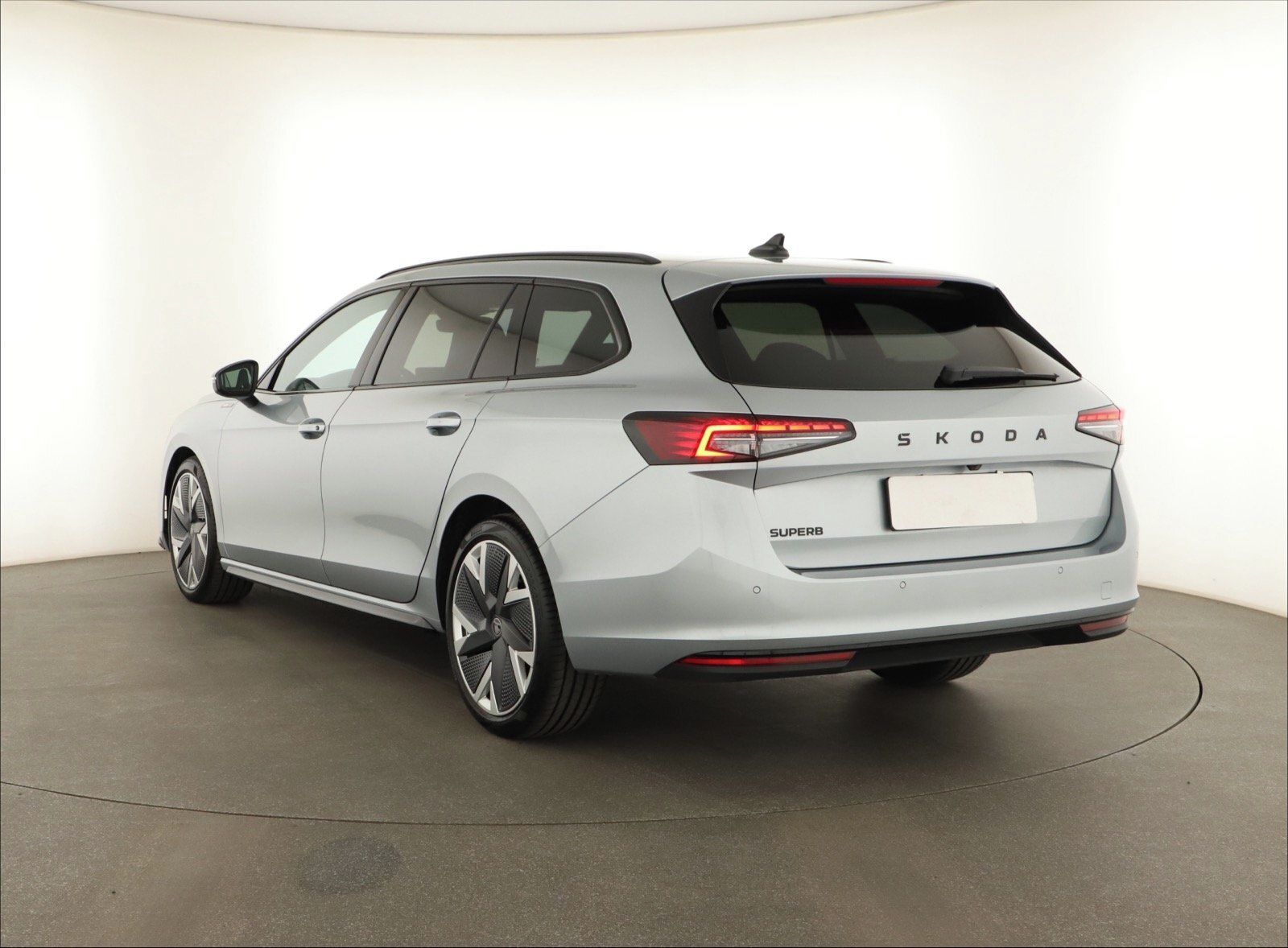 Škoda Superb, 2.0 TDI, SPORTLINE, DPH - fotka 4