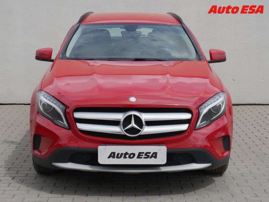 Mercedes-Benz GLA, 2.0i GLA 250  4Matic,ČR - fotka 2