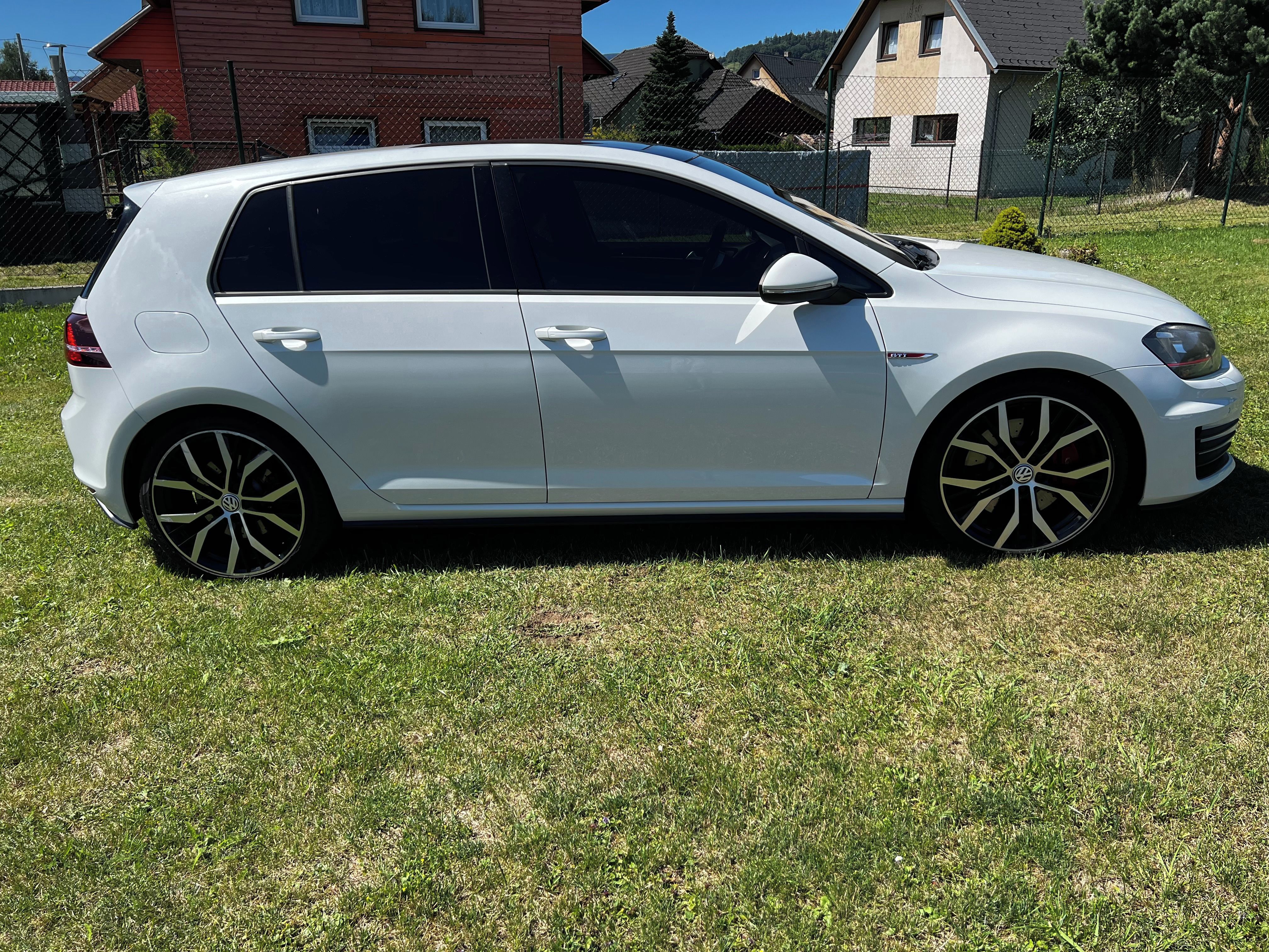 Volkswagen Golf, VII 2.0 GTi 169 KW DSG - fotka 4