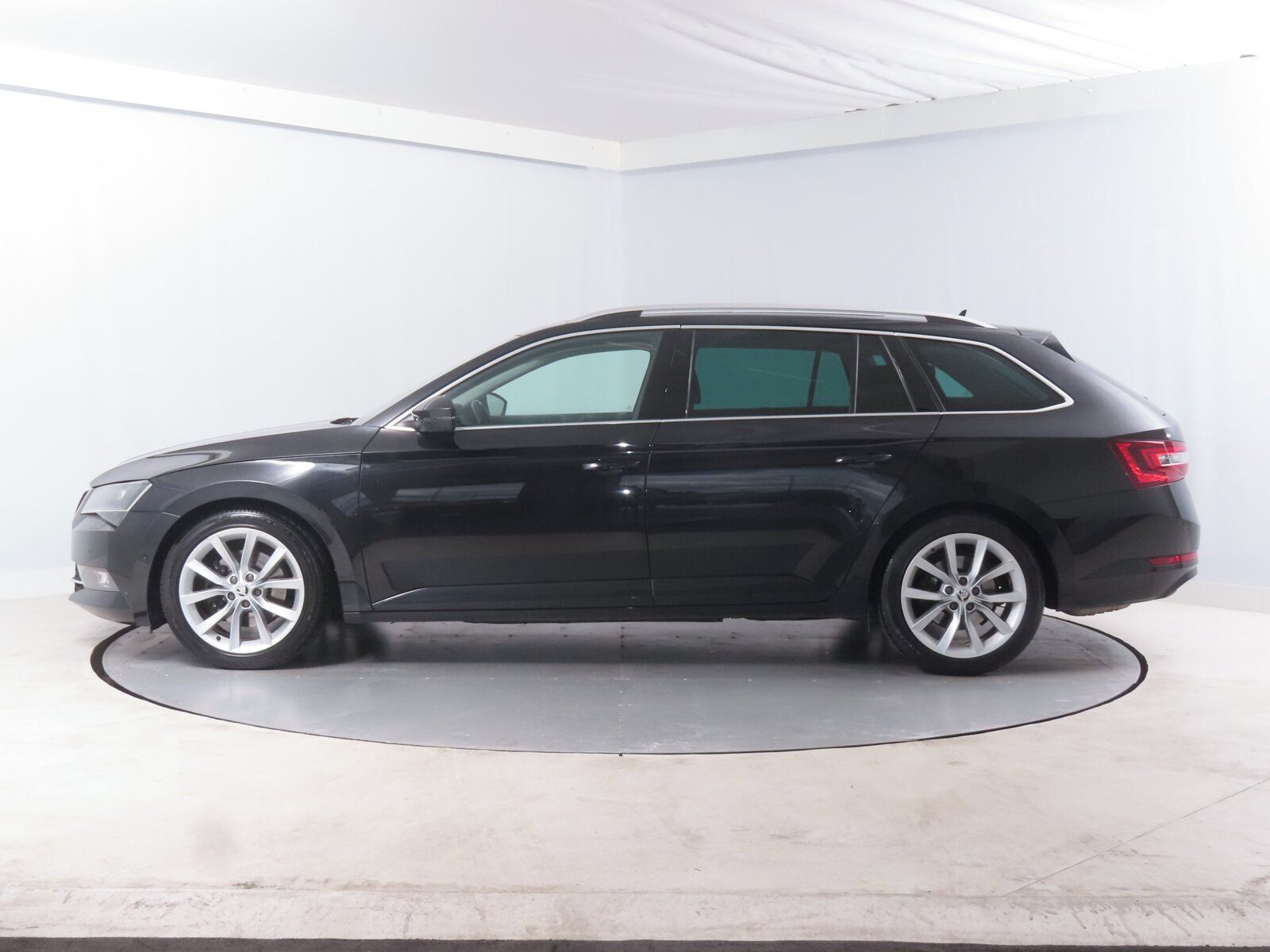 Škoda Superb, 2.0 TDI, Style, 4X4, Automat - fotka 3