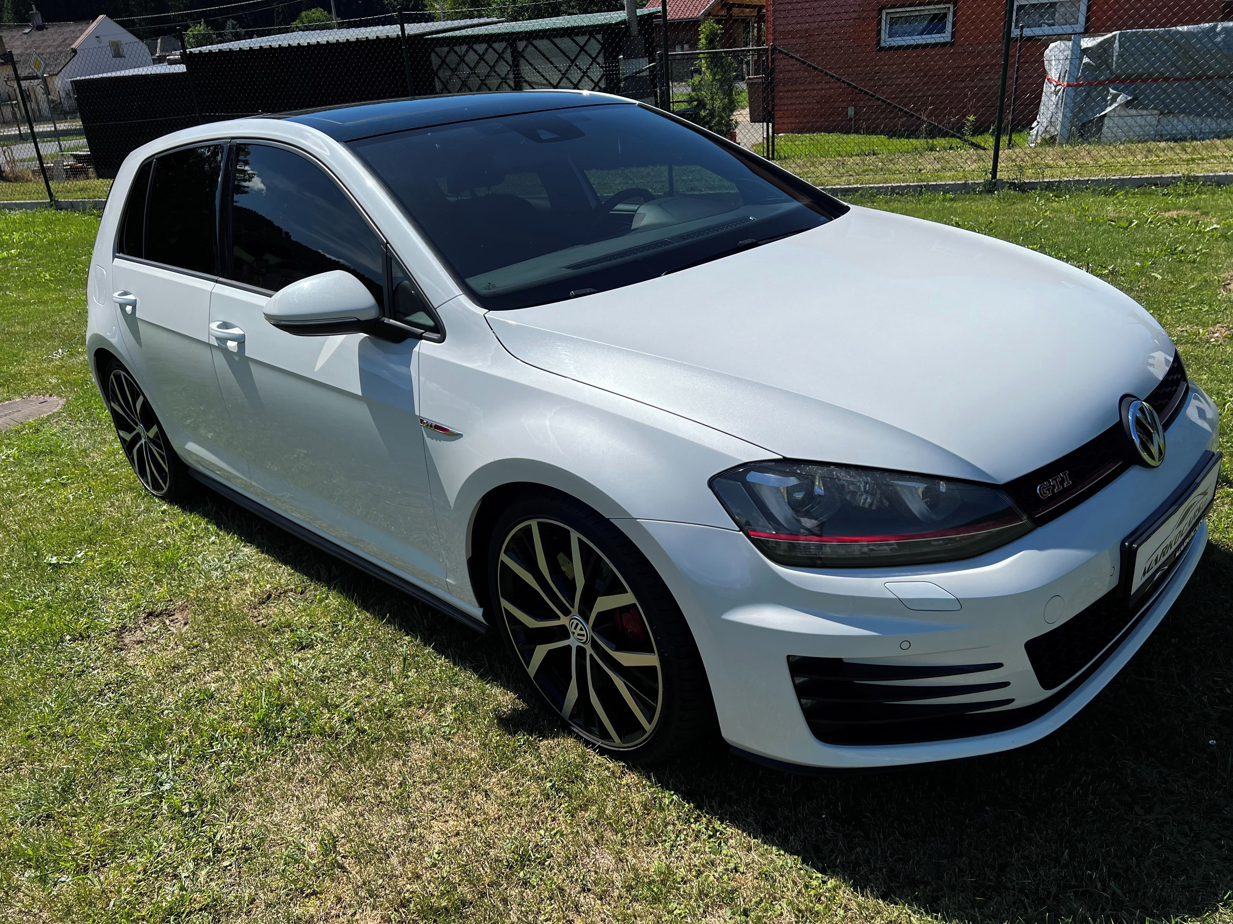 Volkswagen Golf, VII 2.0 GTi 169 KW DSG - fotka 3