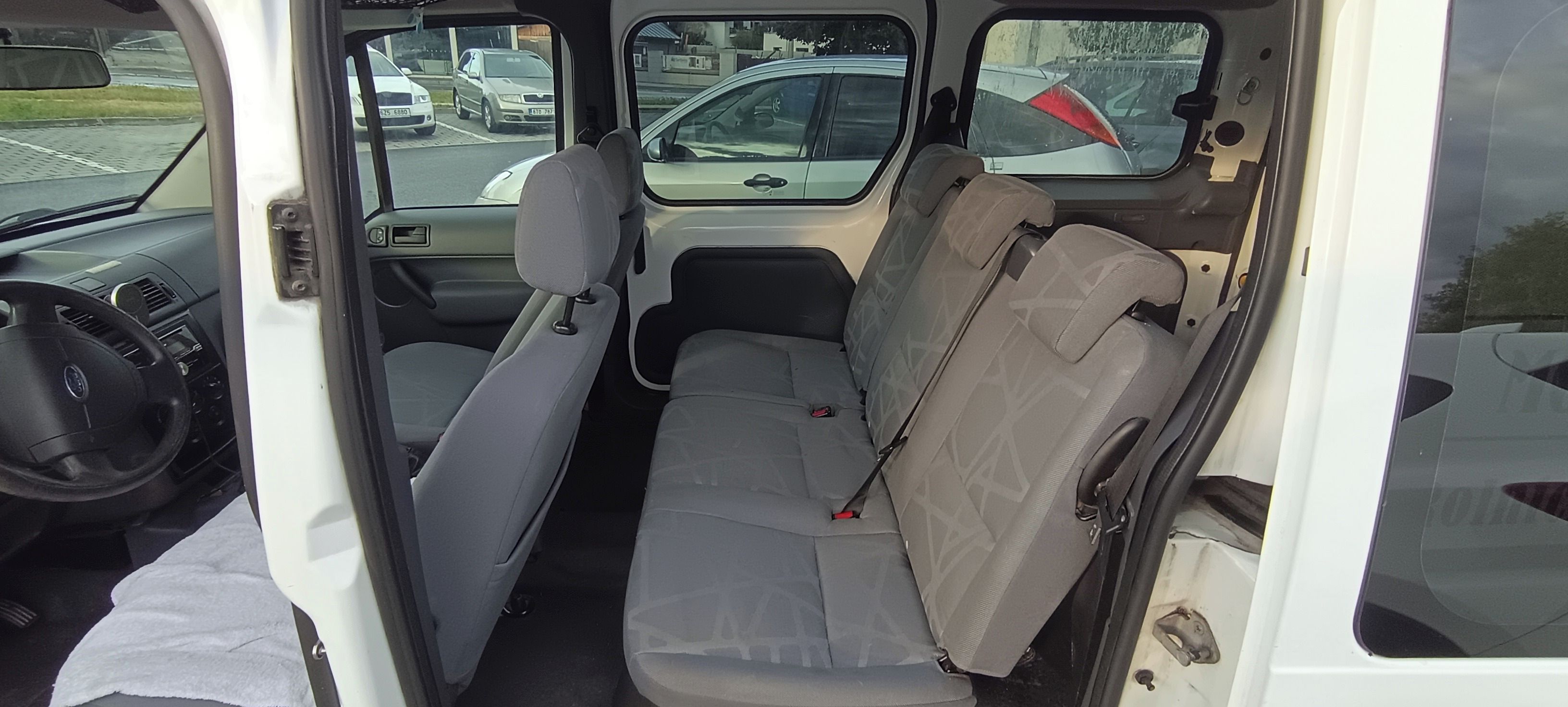 Ford Tourneo Connect, 1.8 TDCi, 66kW - fotka 6