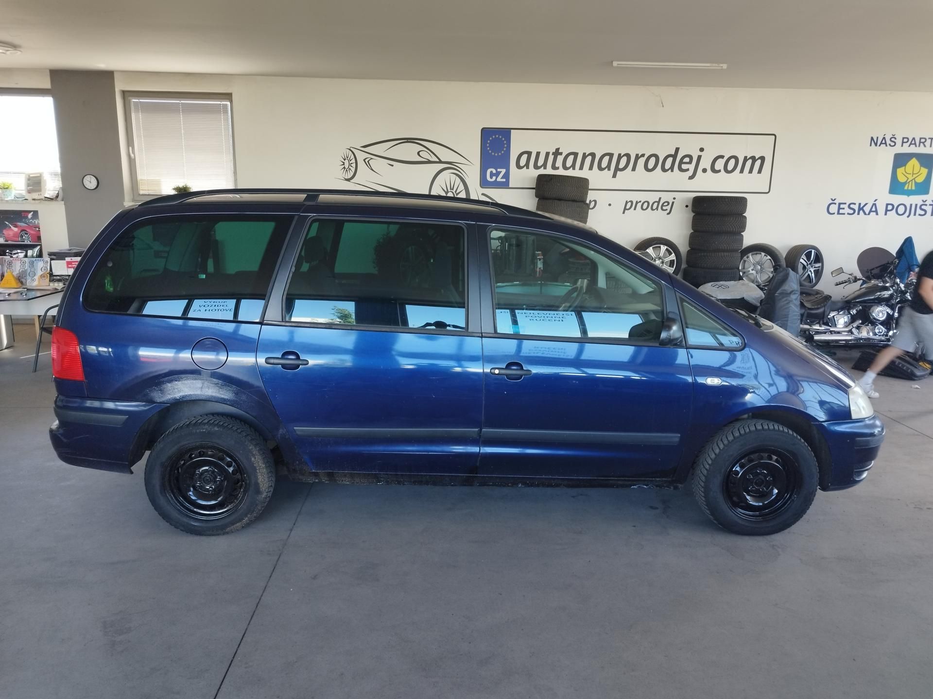 Volkswagen Sharan, 1,9TDI,85KW,7MÍST,TAŽNÝ,KLIMA - fotka 4