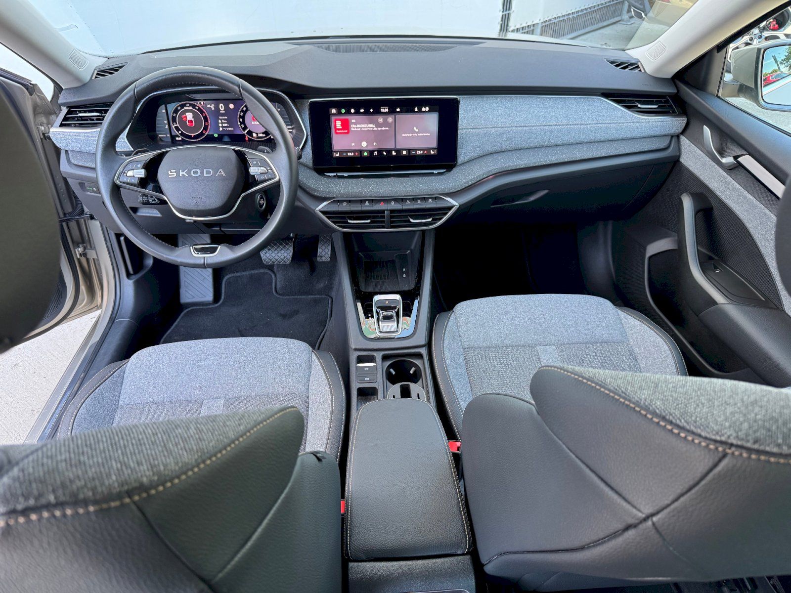 Škoda Octavia, DSG 2.0 TDI 110 kW Top Selecti - fotka 5