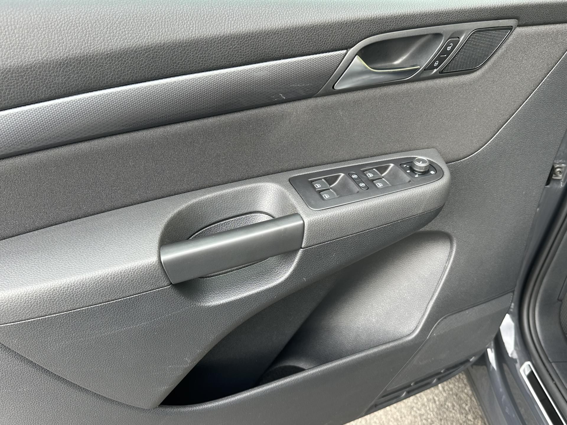 Volkswagen Sharan, 1.4TSI/110kW * 7.Míst * 2.Maj - fotka 5