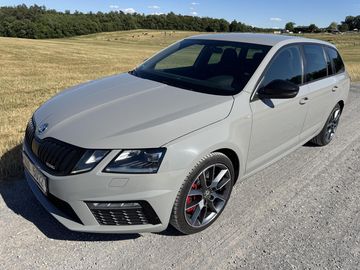 RS 2.0TSI 180kW DSG ACC LED ČR