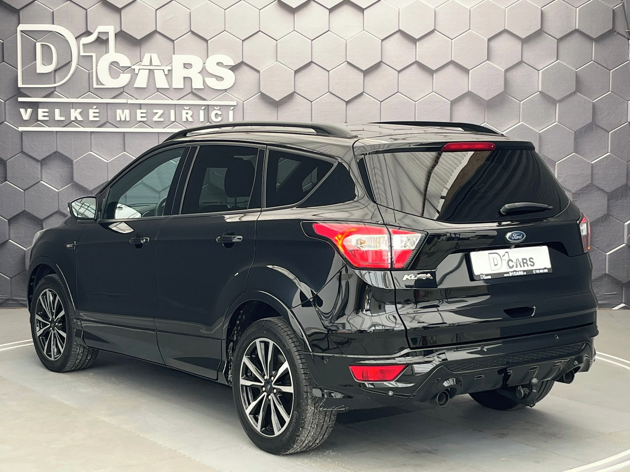Ford Kuga, 2.0 TDCi ST-Line manuál - fotka 2