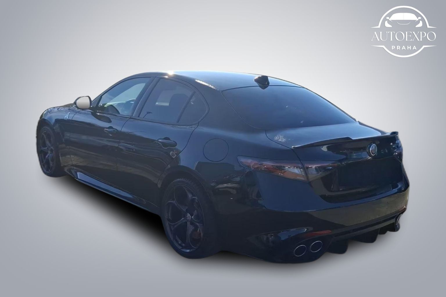 Alfa Romeo Giulia, Quadrifoglio 2.9 V6 Bi-Turbo - fotka 5