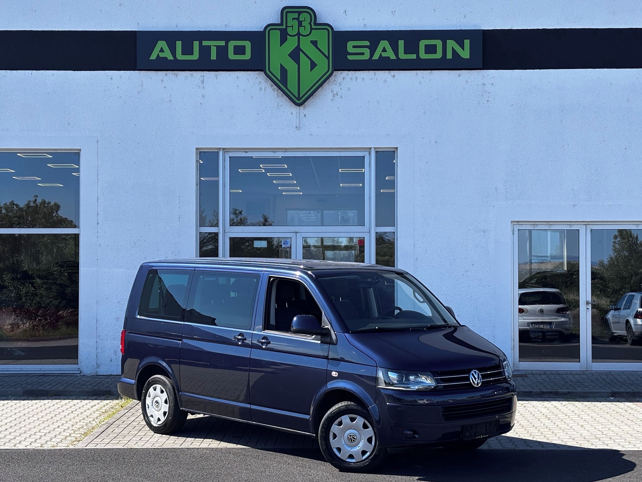 Volkswagen Caravelle, 110kW, 8 míst, LED, NAVI., 4X4