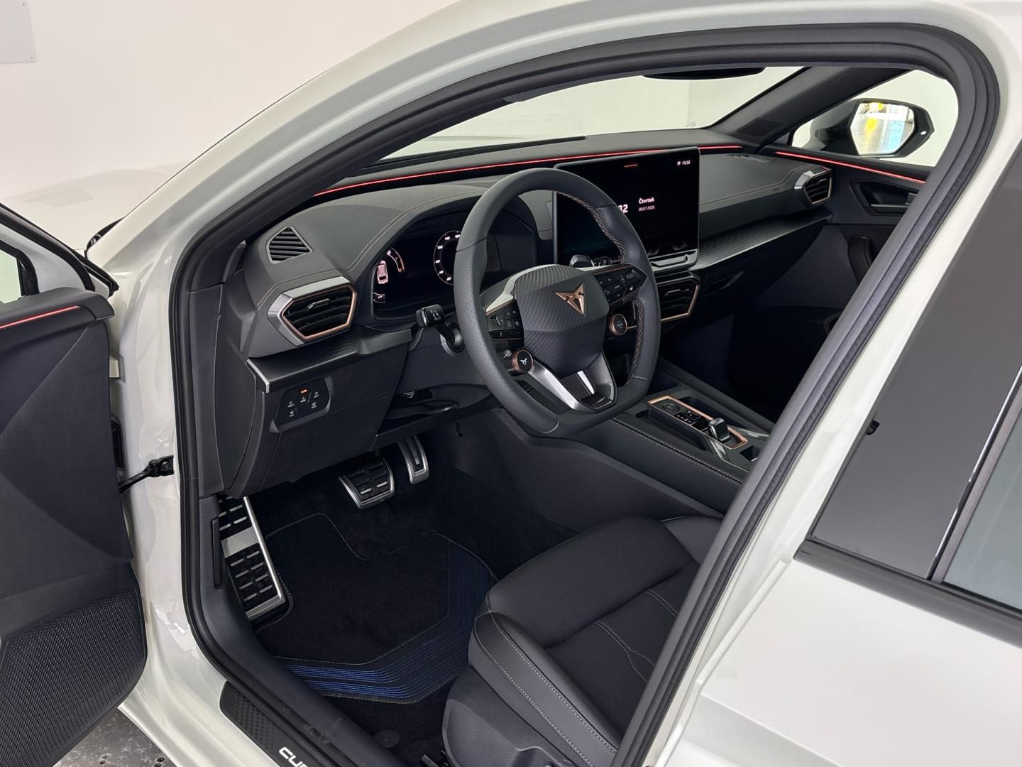Cupra Leon, 2.0 TSI / 150 kW SP - fotka 6