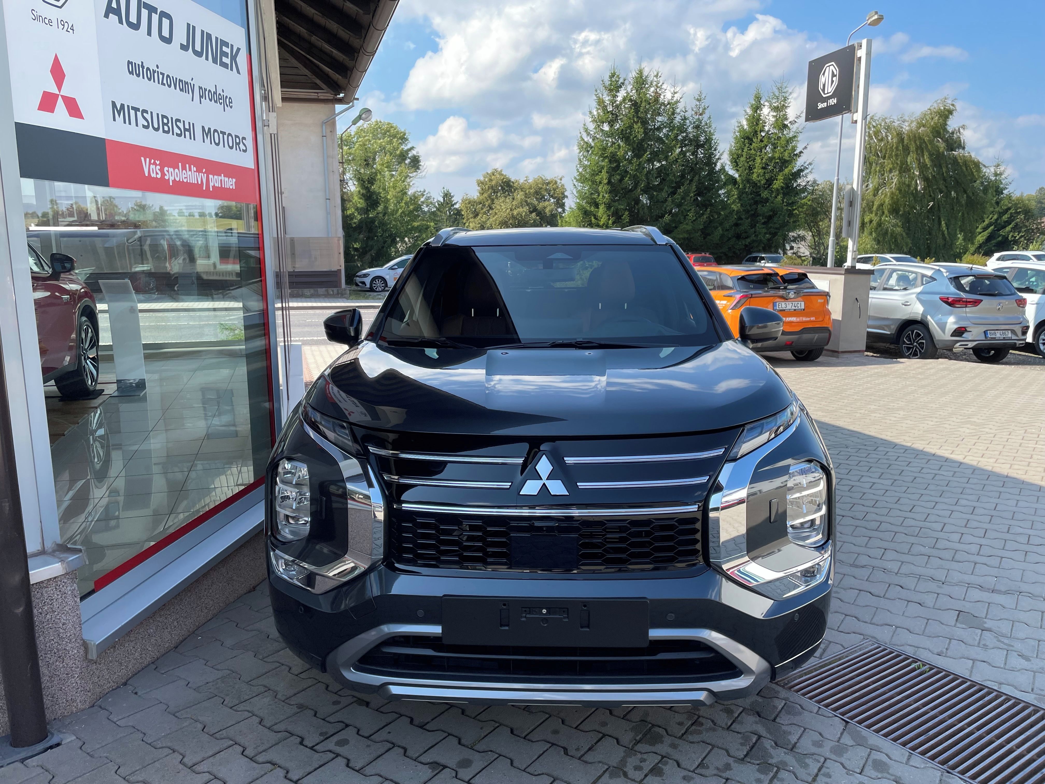Mitsubishi Outlander, 2.4 PHEV DIAMOND TOP - fotka 5