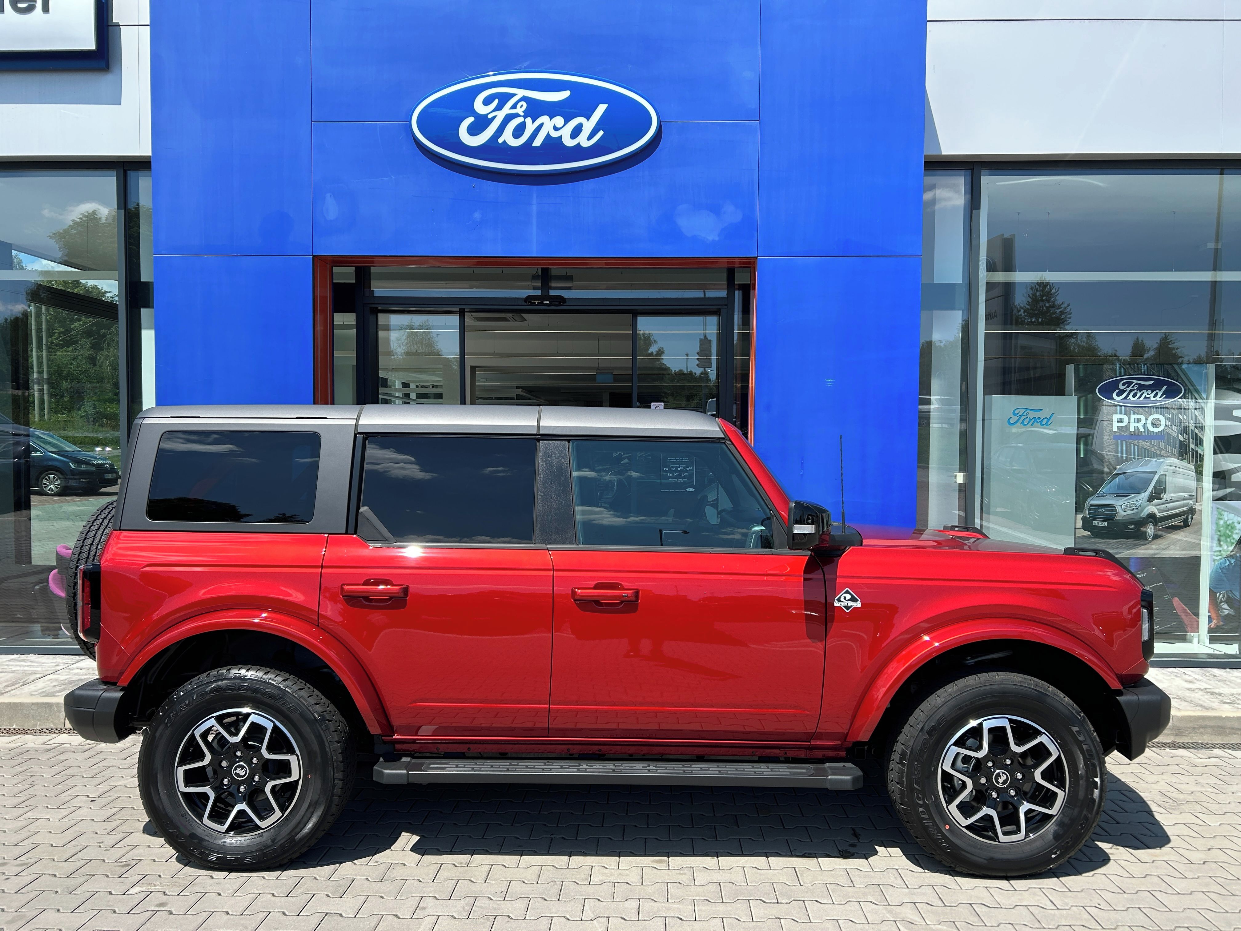 Ford Bronco, 2.7 EcoBoost 246kW OUTER BANKS - fotka 4