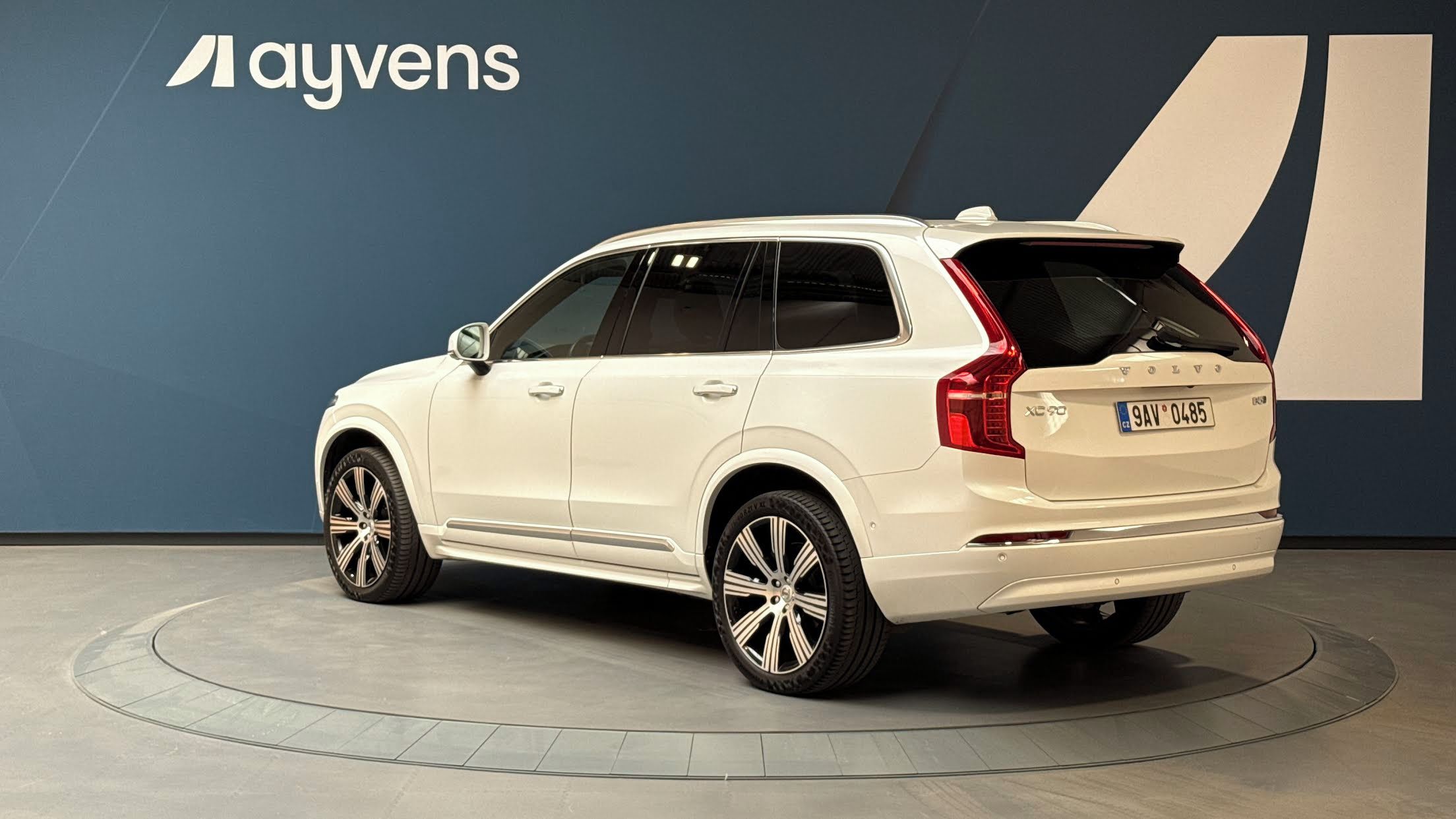 Volvo XC90, B5 AWD diesel Plus Bright Auto - fotka 3