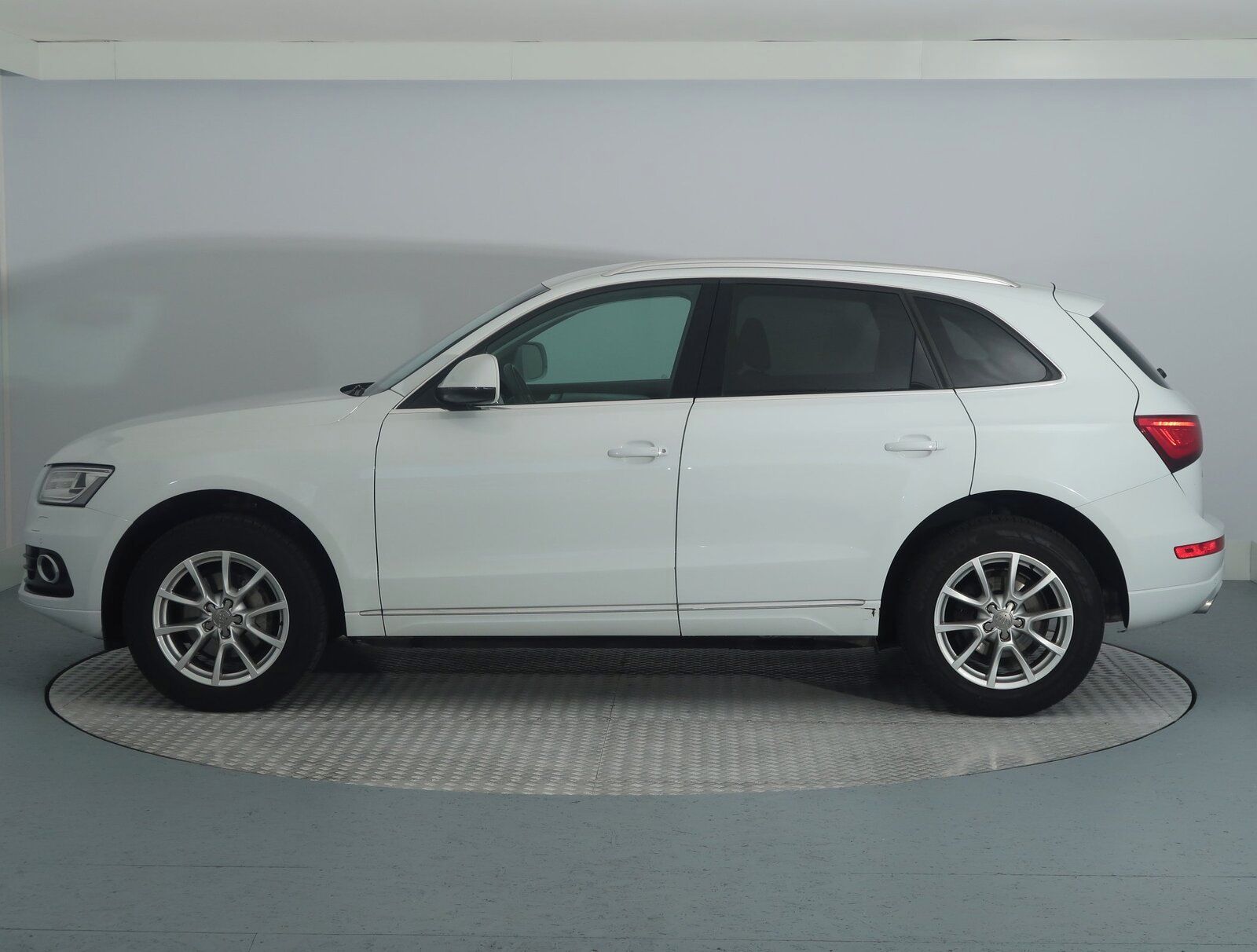 Audi Q5, 2.0 TDI, 4X4, Automat - fotka 3