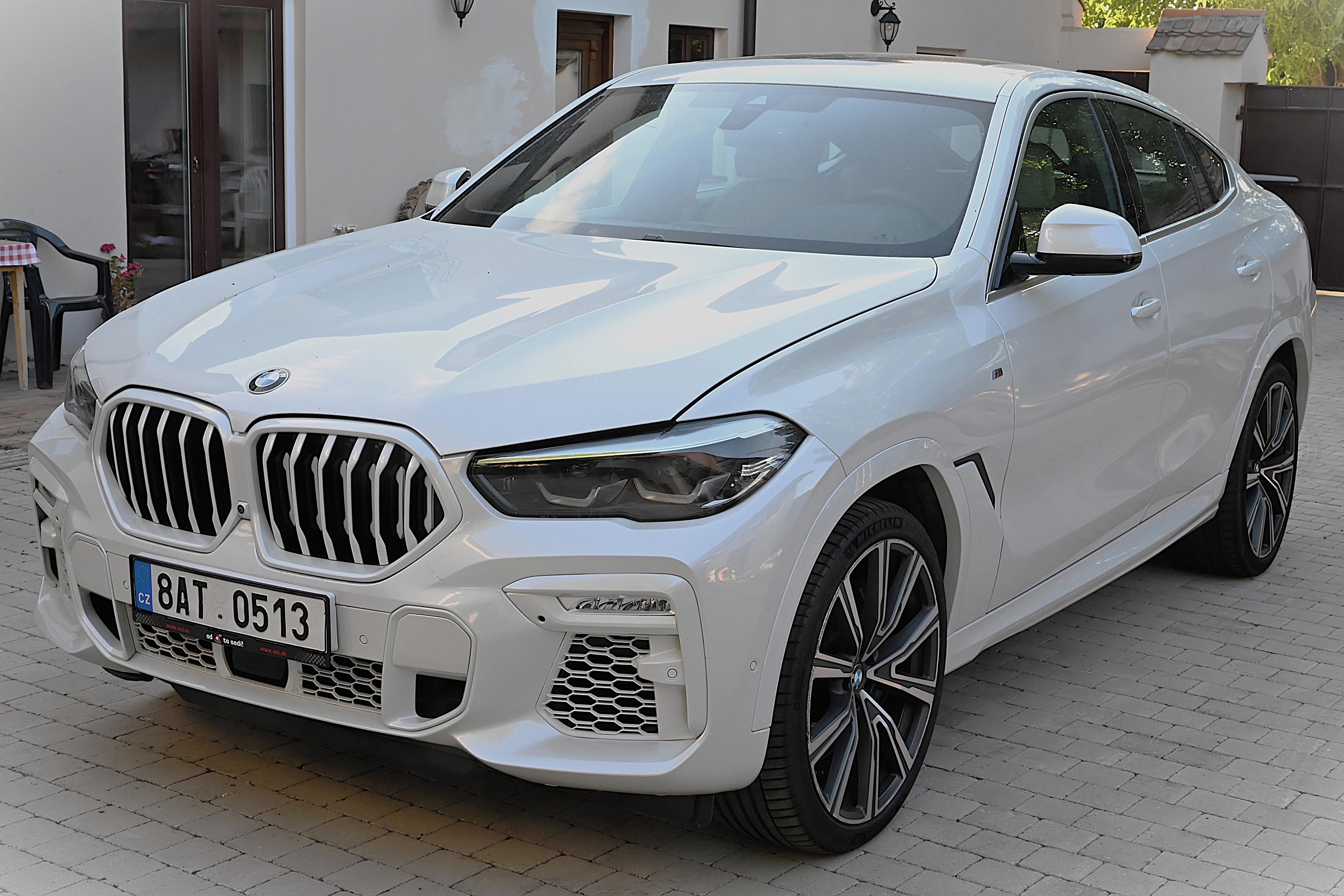 BMW X6, X6M50i