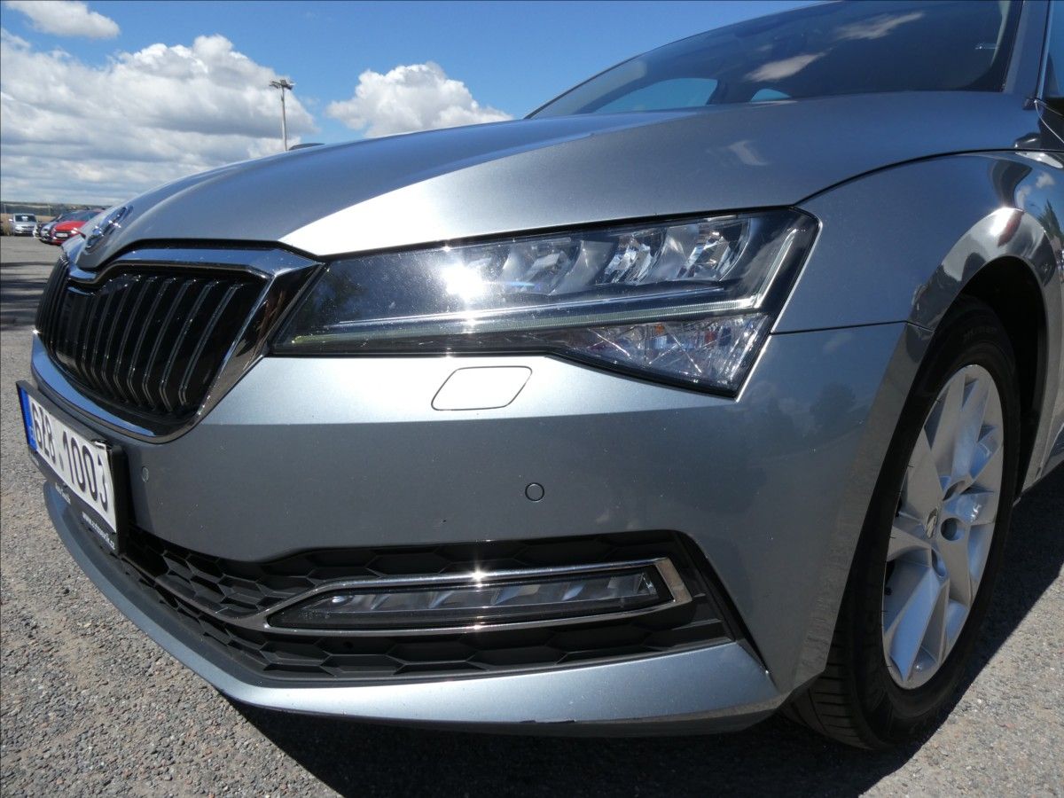 Škoda Superb, 1,5 TSi 110kW 1.majitel,DSG,ČR - fotka 4
