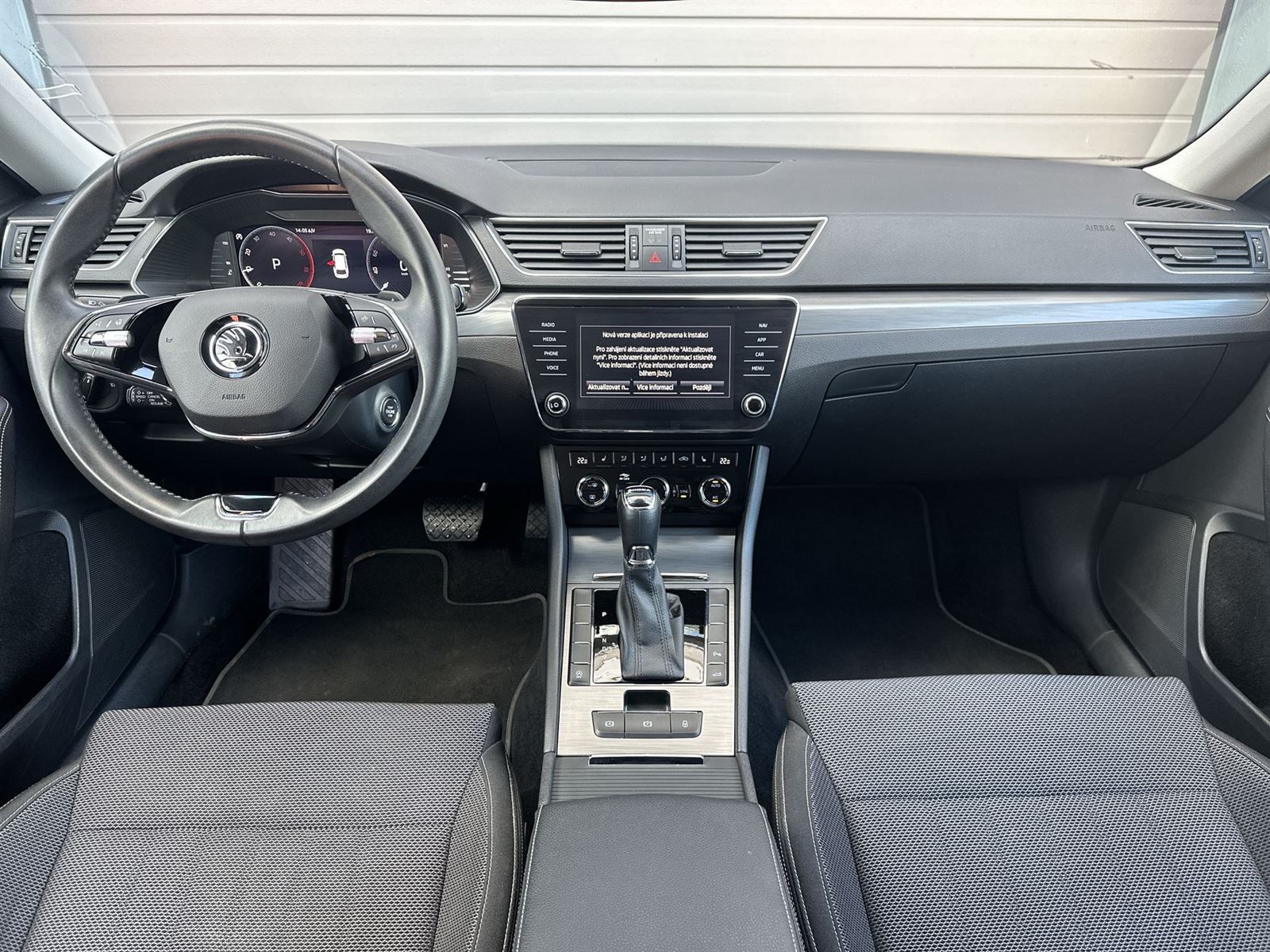 Škoda Superb, Combi 2.0 TDI DSG Style - fotka 5