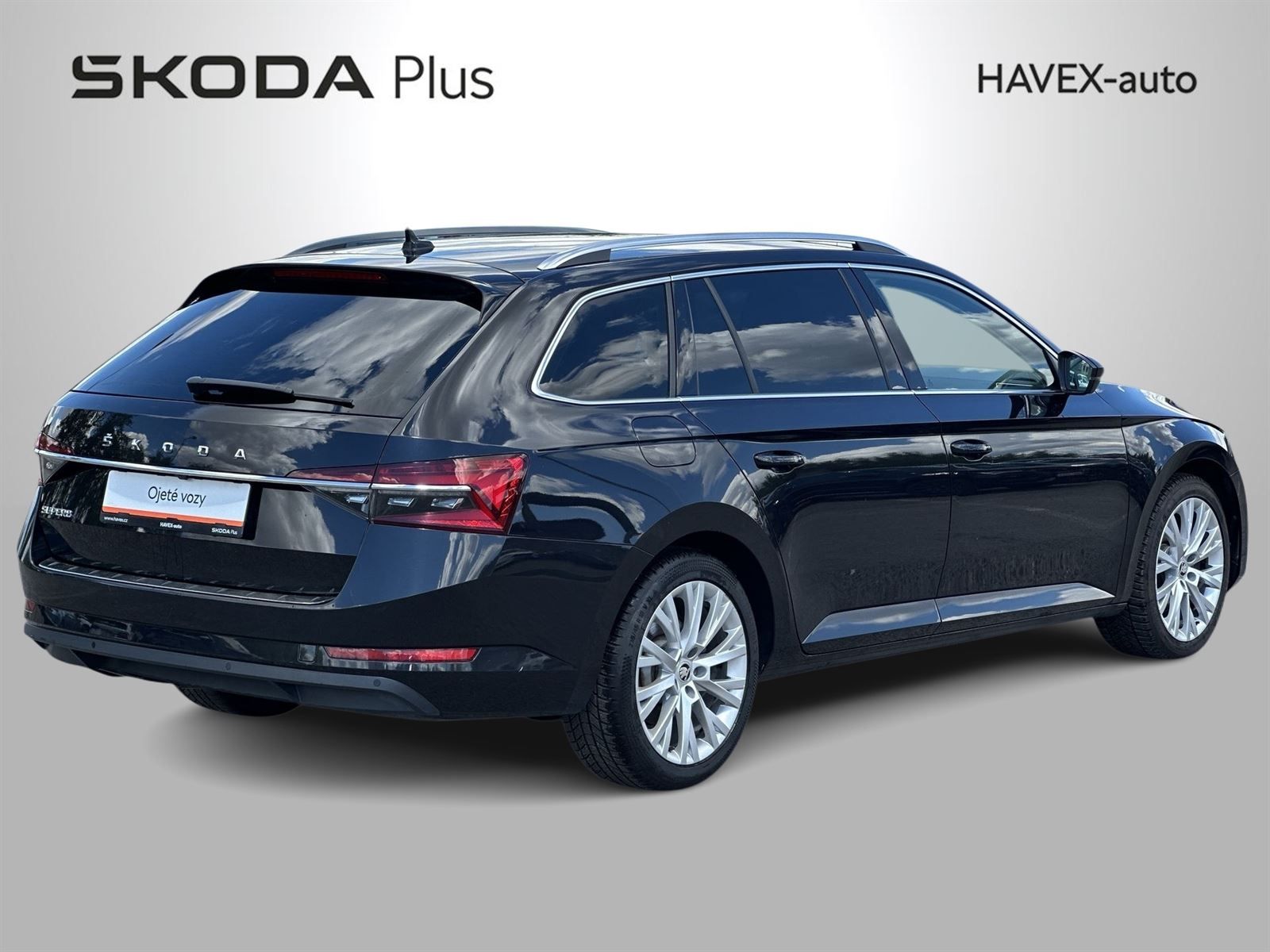 Škoda Superb, Combi 2.0 TDI DSG Style - fotka 2