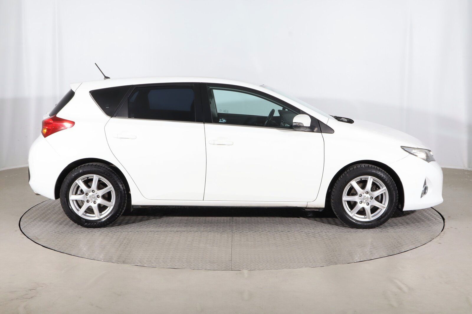 Toyota Auris, 1.6 Valvematic, Automat - fotka 6