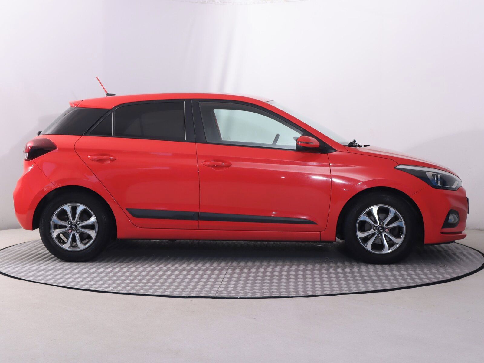 Hyundai i20, 1.2, Serv.kniha - fotka 6