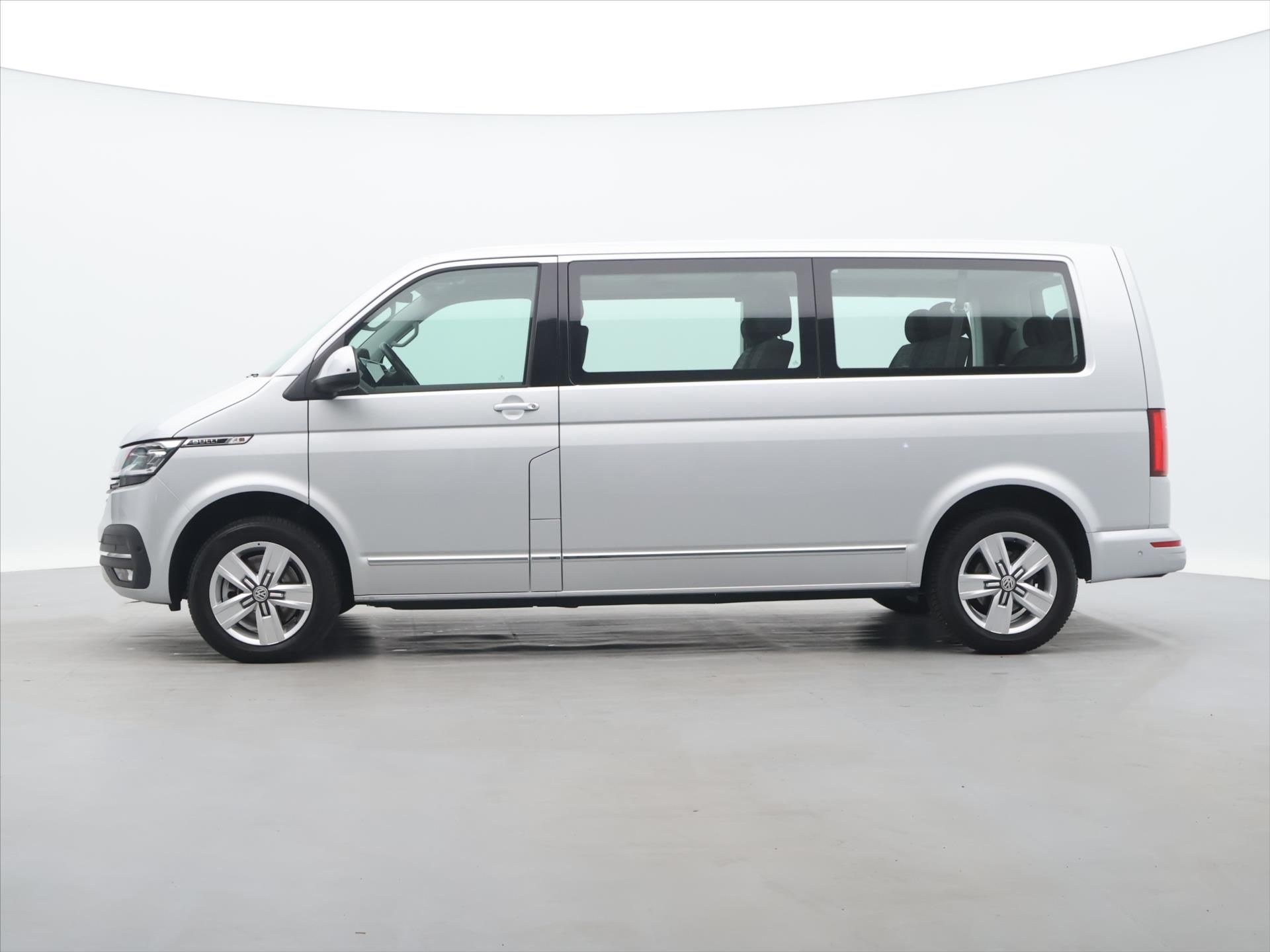 Volkswagen Caravelle, 2,0 TDI 150kW DSG Long 9-Míst - fotka 4