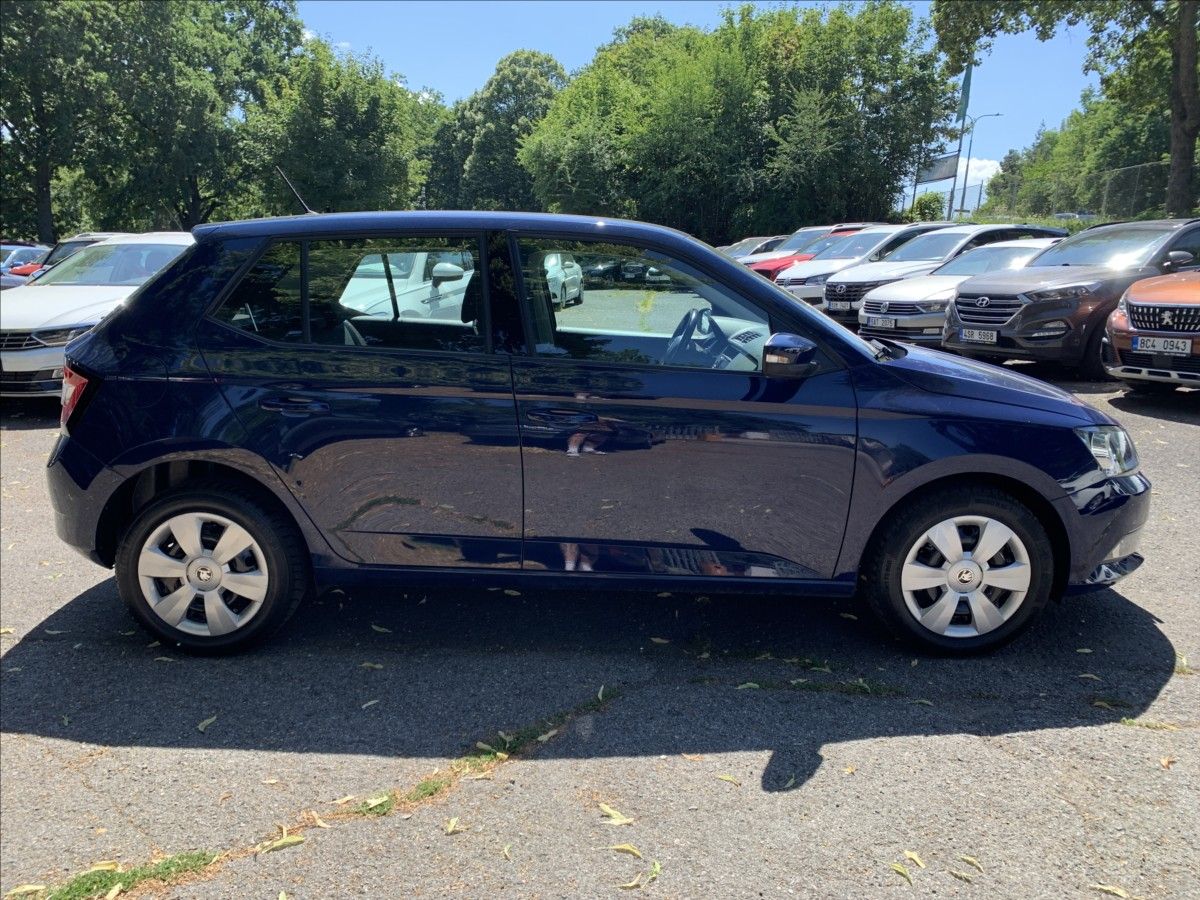 Škoda Fabia, 1,0 MPI,1.MAJ,ČR - fotka 3