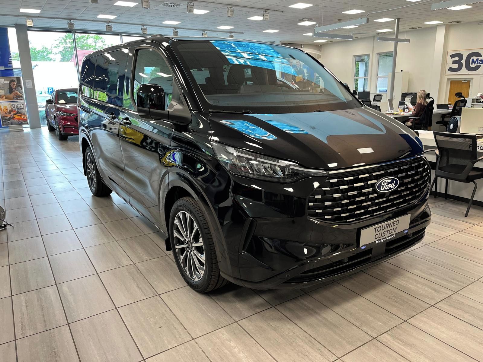 Ford Tourneo Custom, 2.0 Tit. X L1 125kW 8aut, AKCE