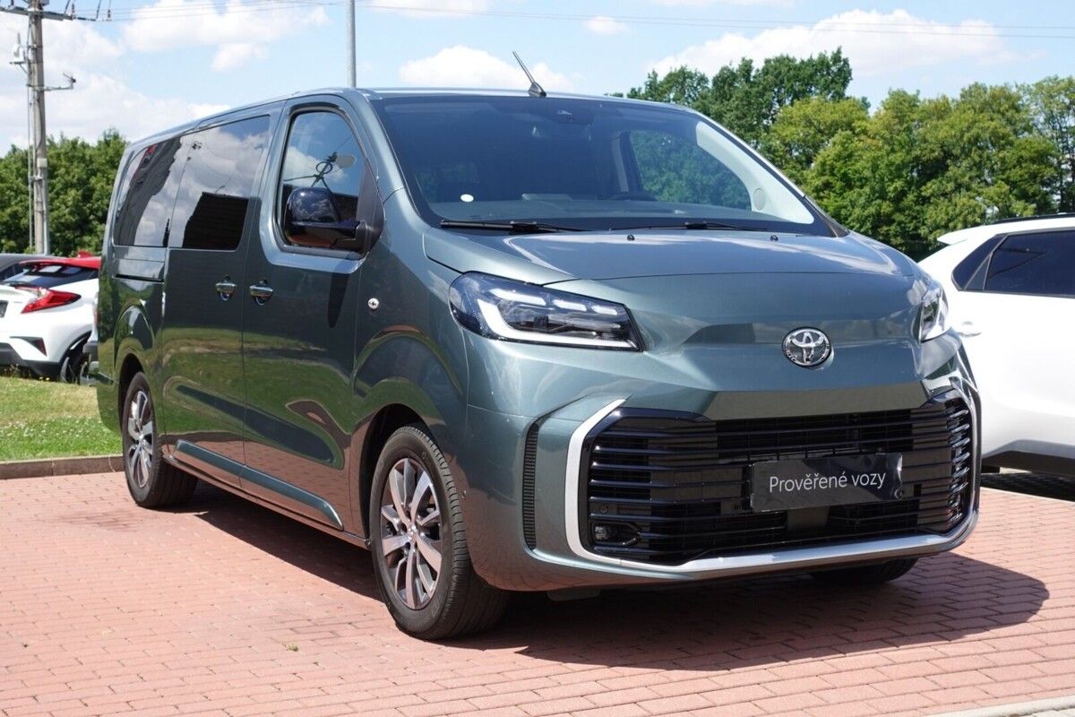 Toyota Proace Verso, 2.0 Diesel 144 6 MT 5D L2 Fami - fotka 3